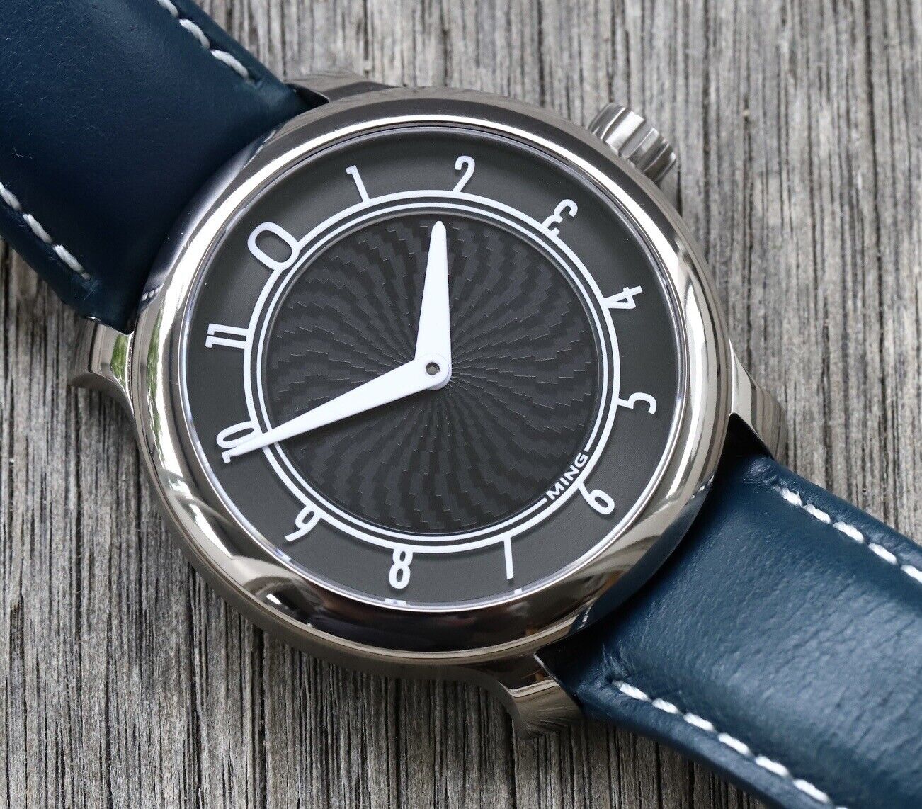 Ming17.01Anthracite-2017WatchVault02.jpg