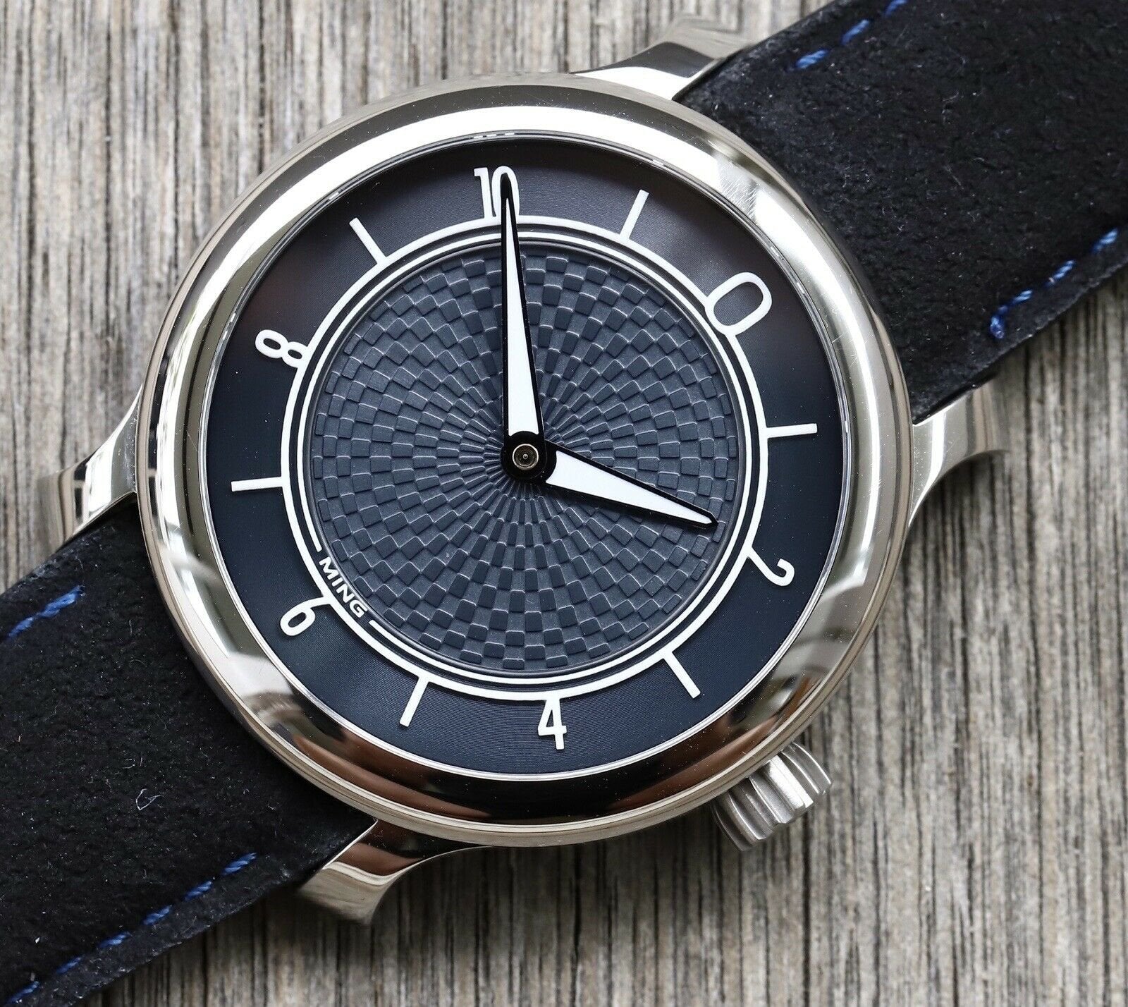 Ming_17.06_Slate_Dial_-_2020_Watch_Vault_02.jpg