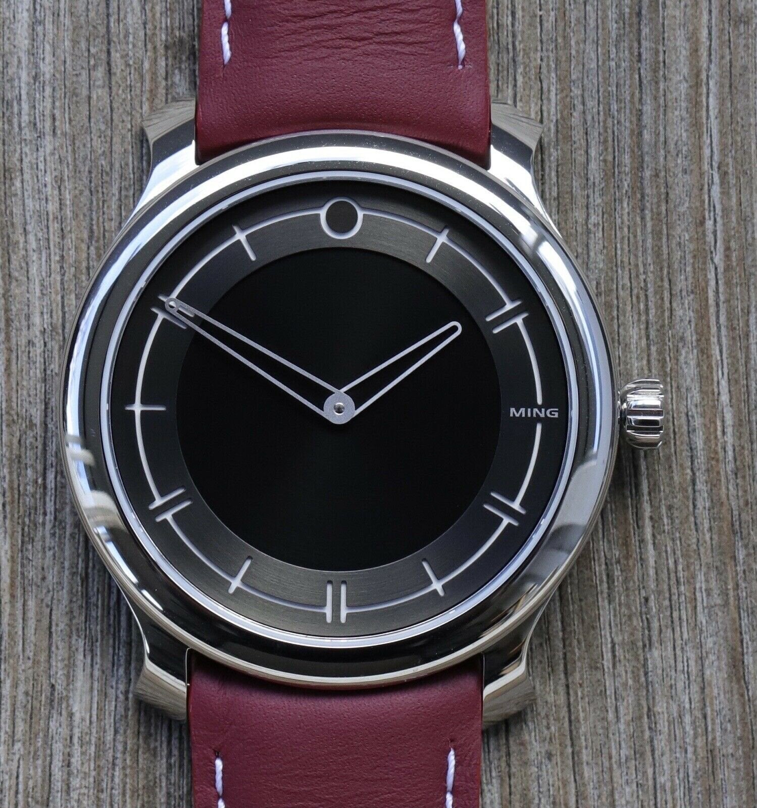 Ming_27.01_Extra-Flat_-_2021_Brand_New_Watch_Vault_01.jpg