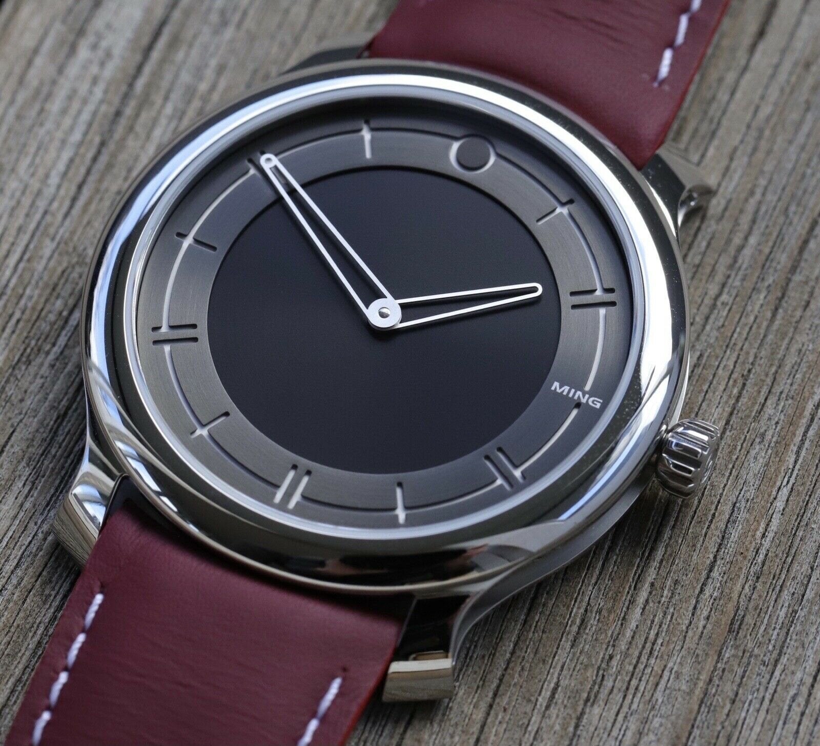 Ming_27.01_Extra-Flat_-_2021_Brand_New_Watch_Vault_02.jpg