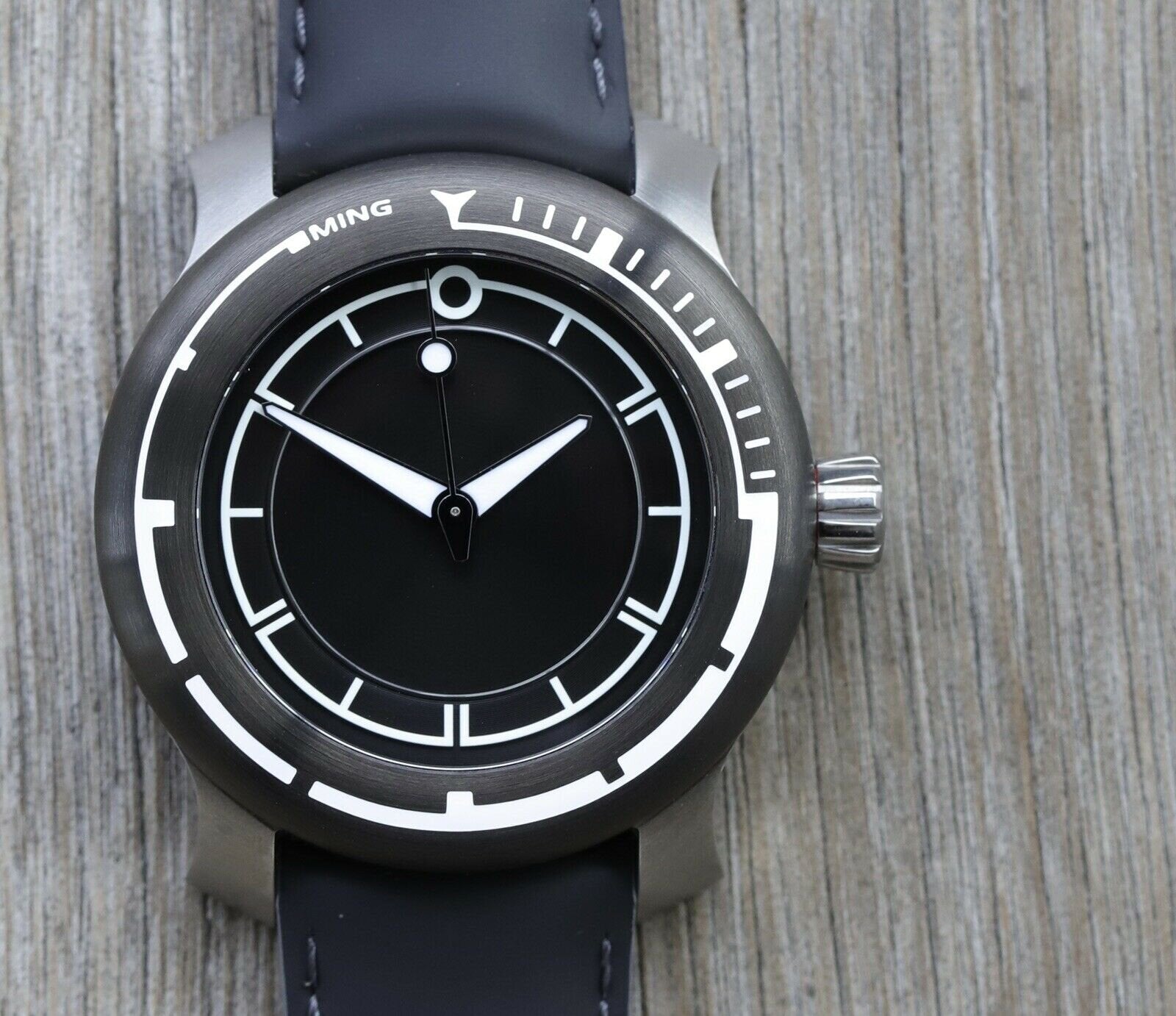 Ming_Diver_18.01_H41_Watch_Vault_01_68f46981-7085-4cce-9ff4-21c7997dd1af.jpg