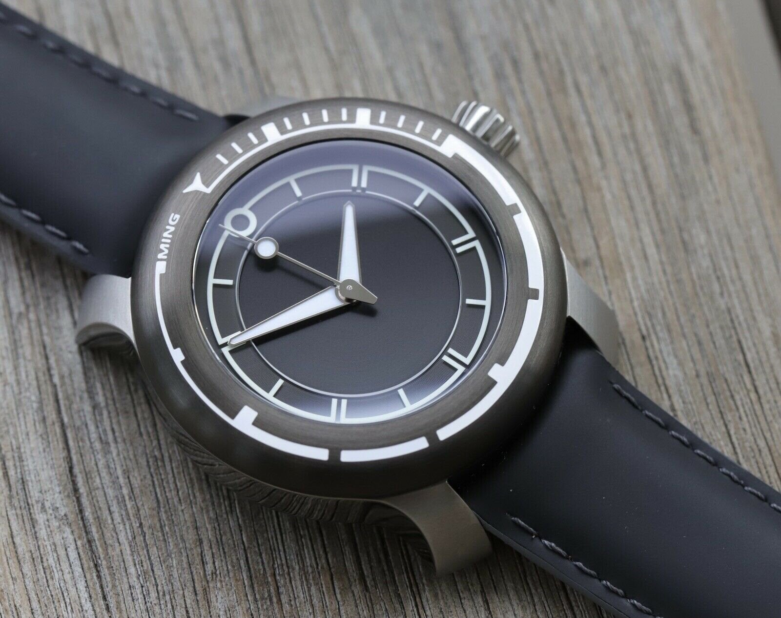 Ming_Diver_18.01_H41_Watch_Vault_02_c2f992c4-50a5-4322-bd44-2a4be91b285b.jpg