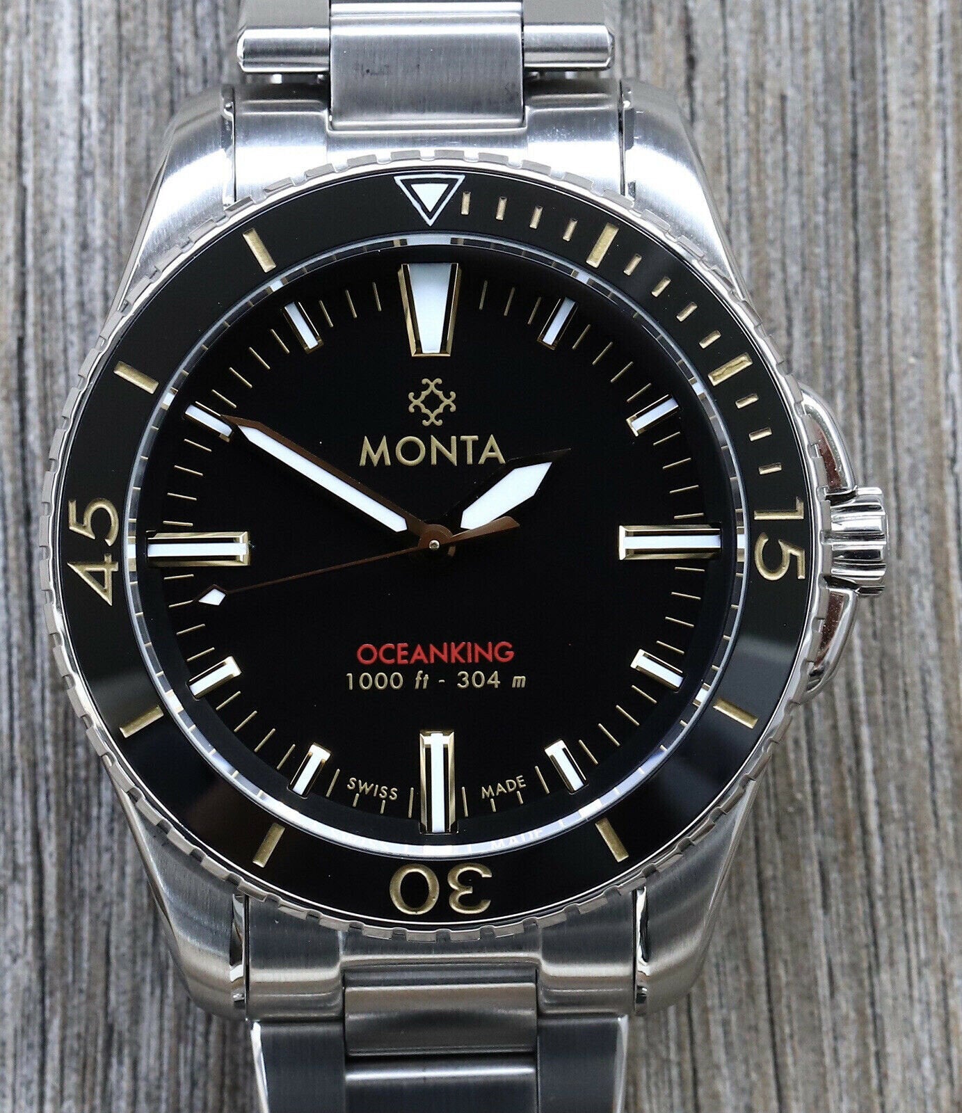 Monta_Oceanking_60-Minute_with_Date_and_Gilt_Dial_-_2020_Watch_Vault_01.jpg