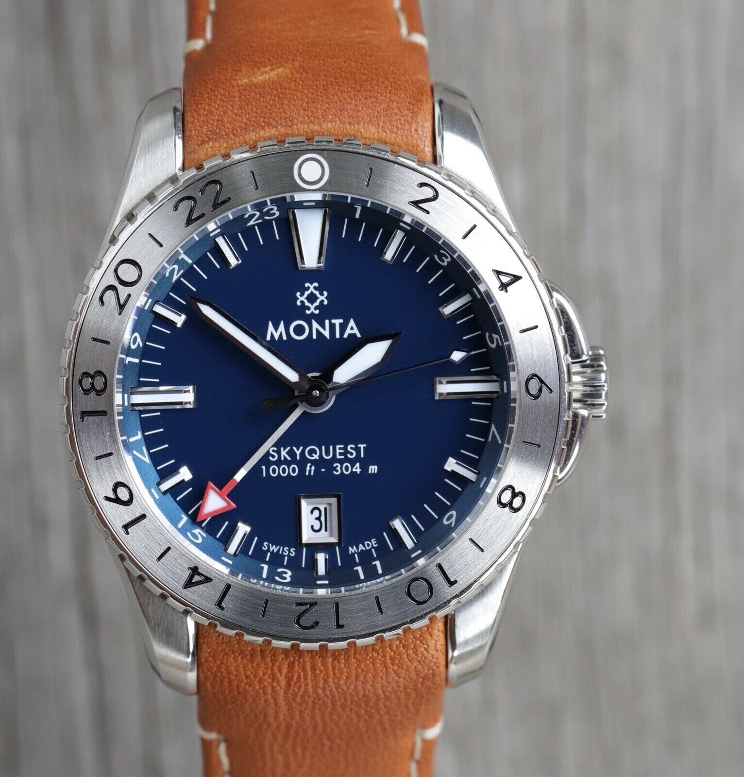 Monta_Skyquest_GMT_Blue_Steel_Bezel_E2_80_93_2019_Watch_Vault_01.jpg