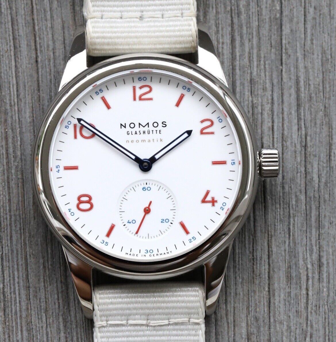 NomosClubNeomatikSirenWhite744-2021WatchVault01.jpg