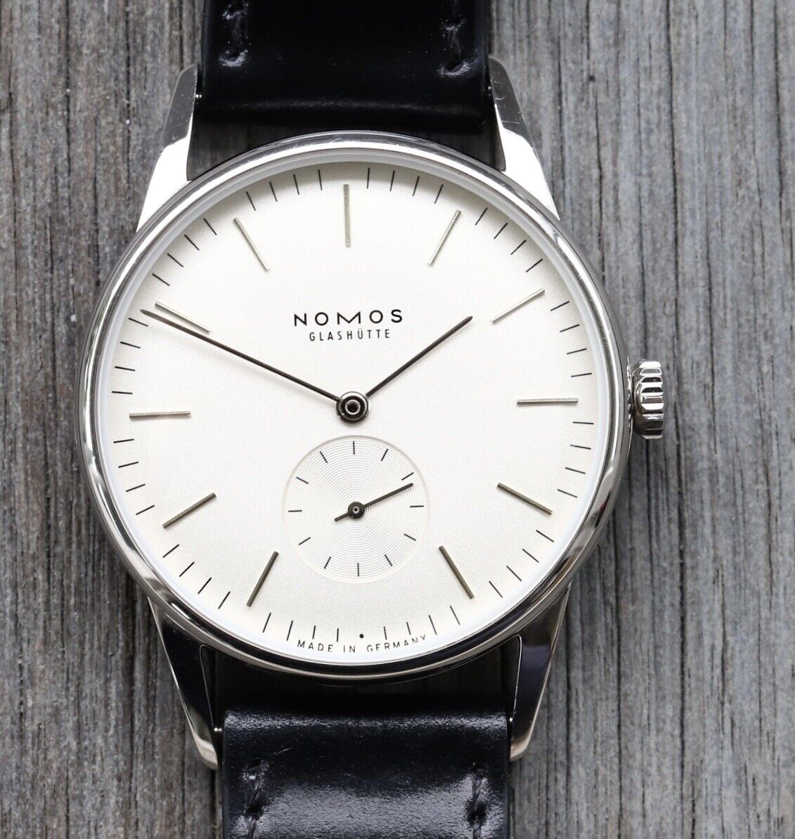 NomosGlashutteOrion33135mm-2019WatchVault01.jpg