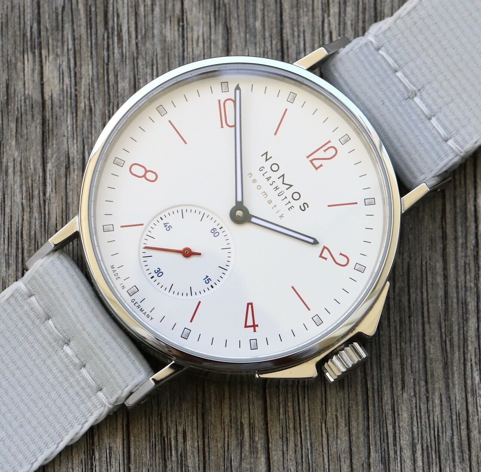Nomos 564 deals