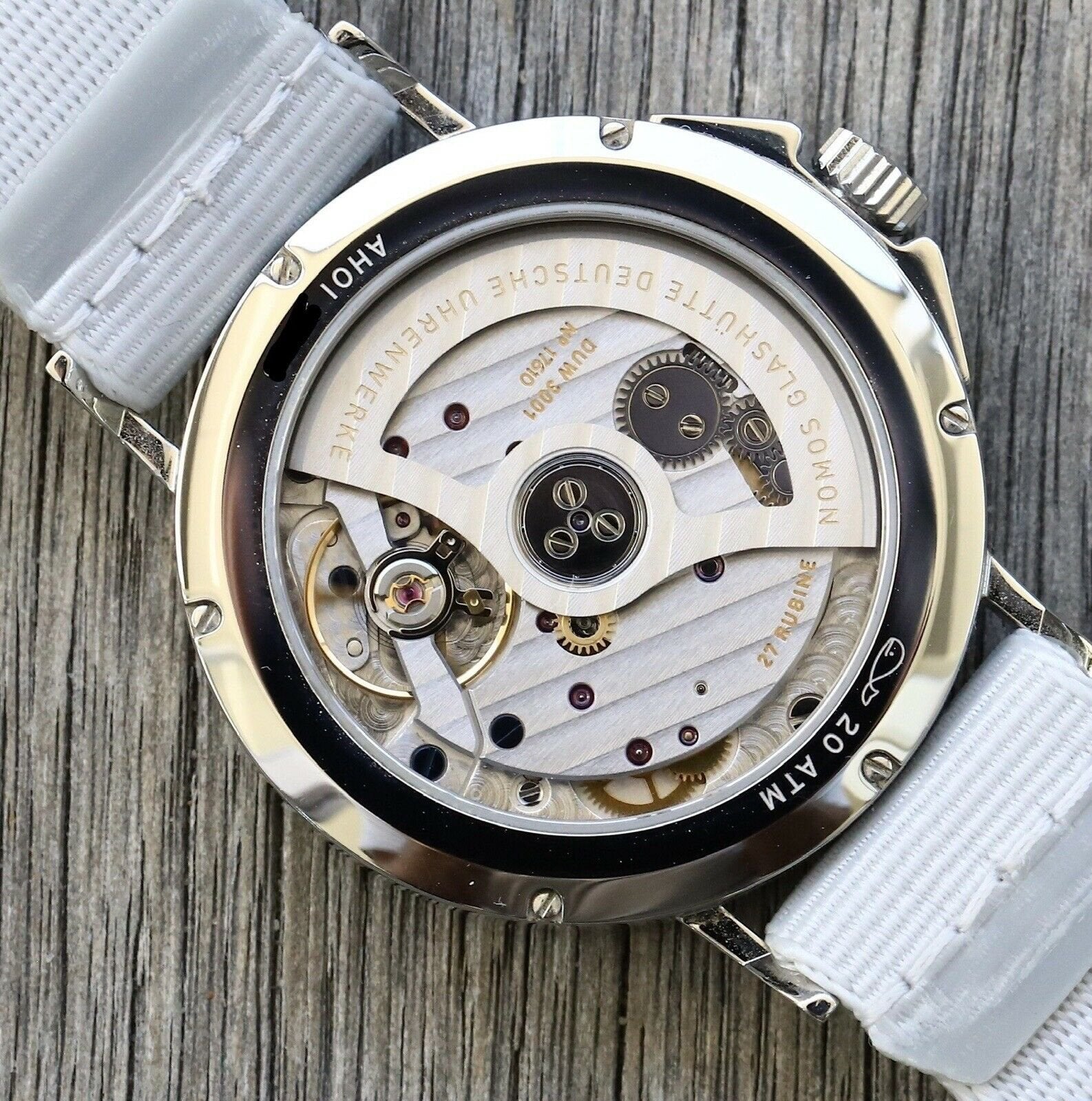Nomos Ahoi Neomatik Siren White 564 – 2021