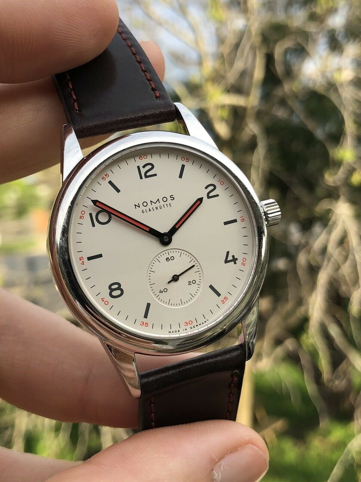 Nomos_Club_Automat_753_-_2018_Watch_Vault_02.jpg
