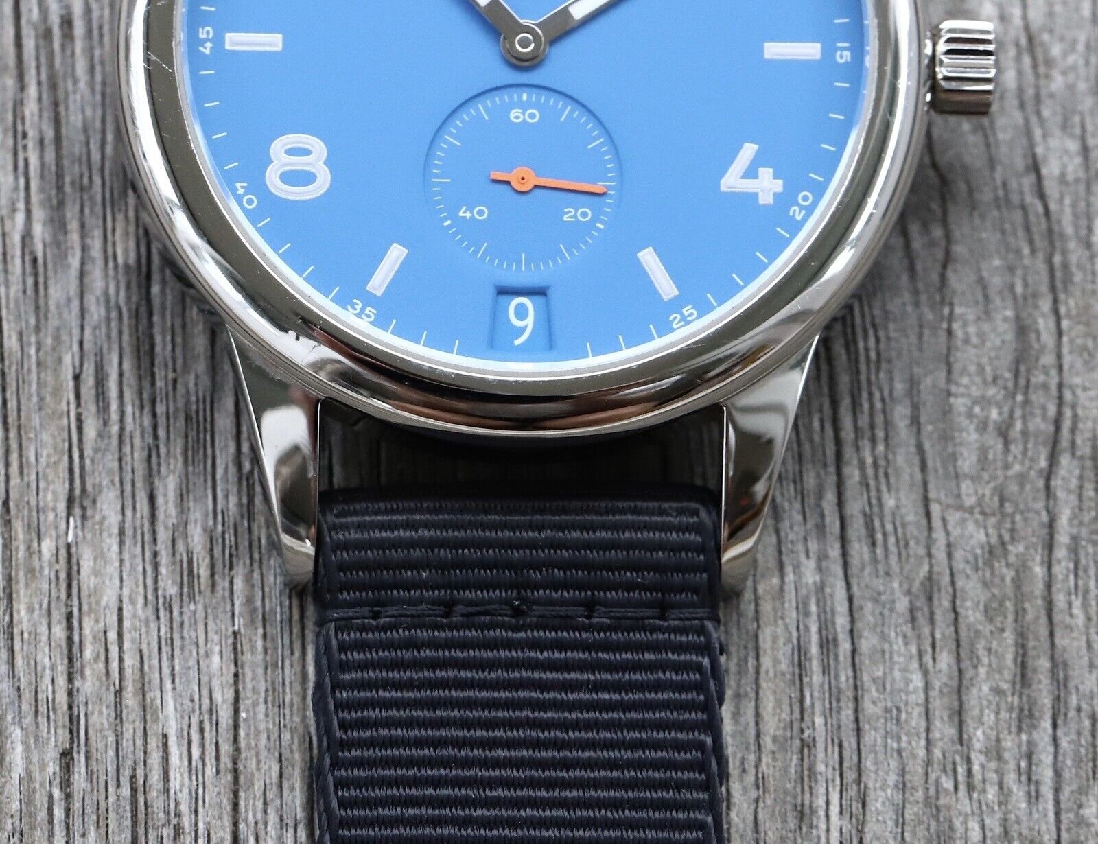 Nomos 777 top