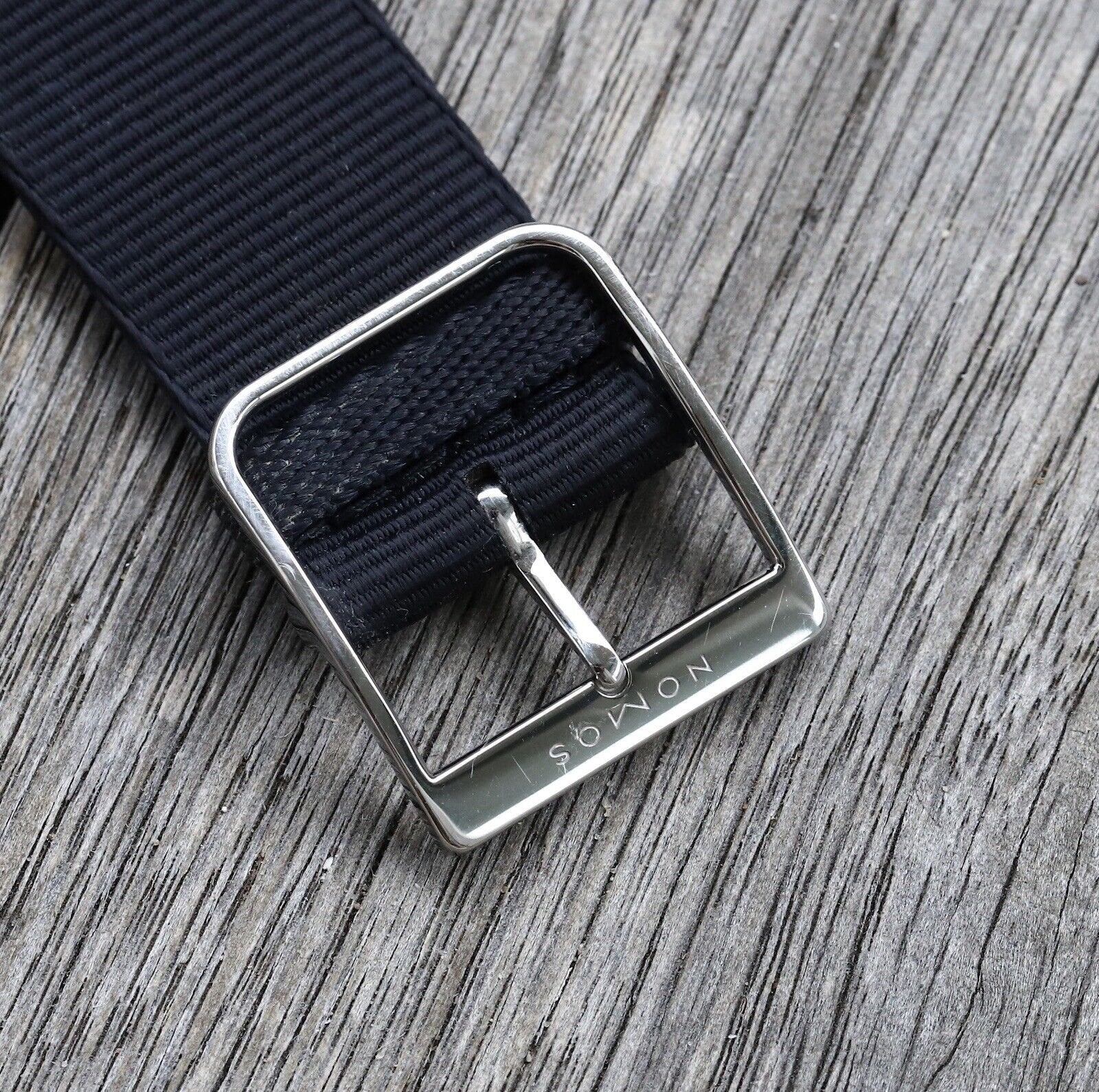 Nomos 777 top