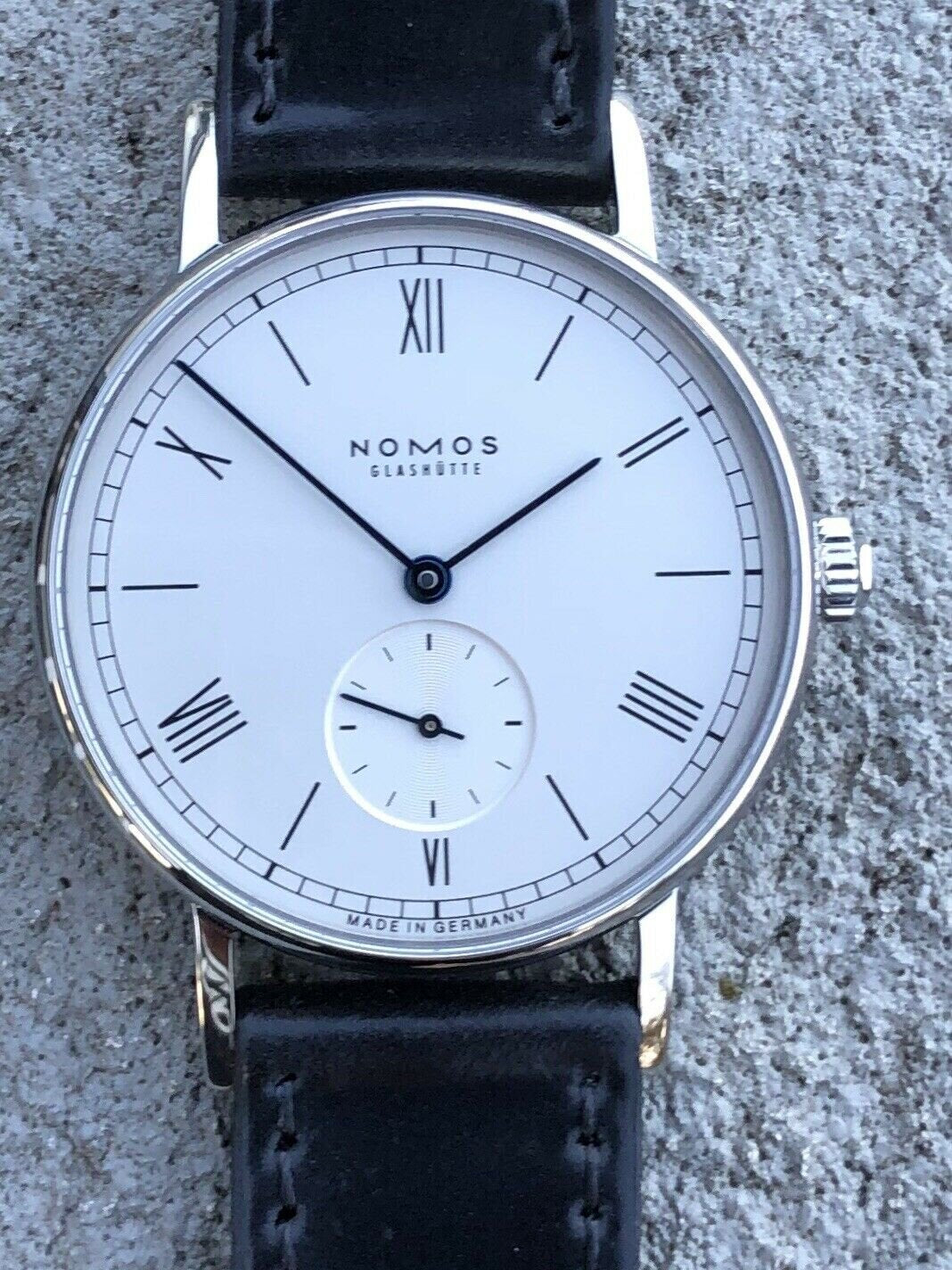 Nomos_Ludwig_35mm_-_2015_Watch_Vault_01.jpg