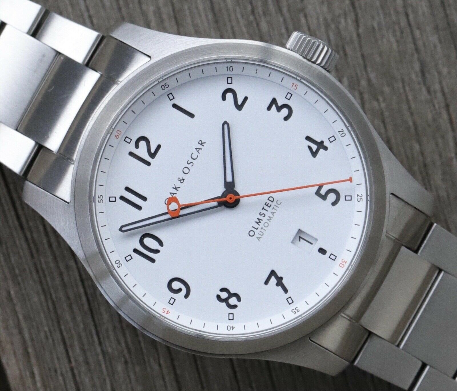 Oak_and_Oscar_Olmsted_Watch_Vault_02.jpg
