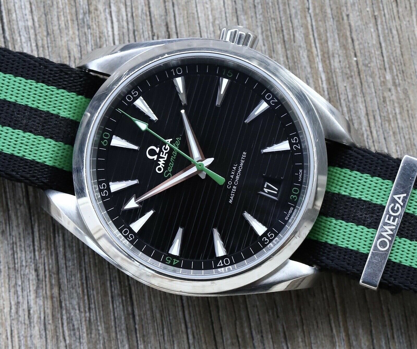 Omega_Seamaster_Aqua_Terra_Co-Axial_Golf_Edition_220.12.41.21.01.002_-_2018_Watch_Vault_02.jpg