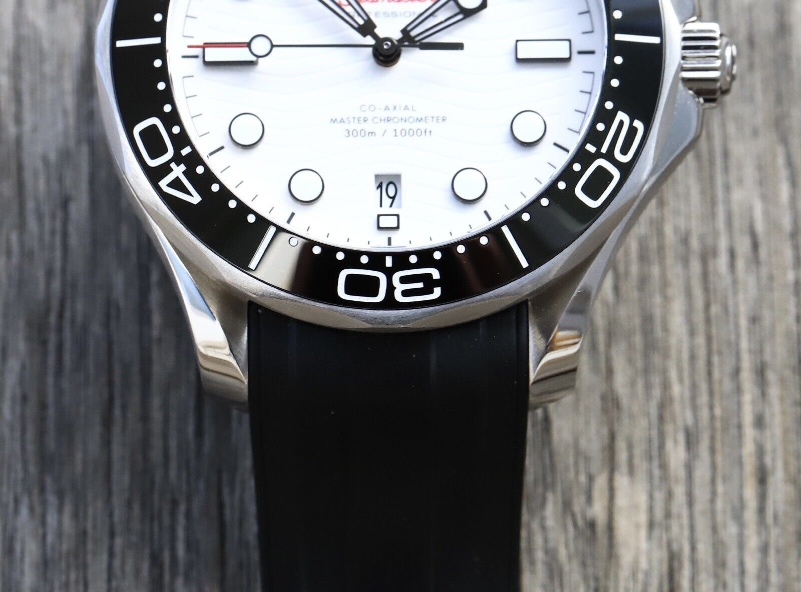Omega Seamaster Diver 300M Co-Axial Great White 42mm 210.32.42.20.04.001 - 2020