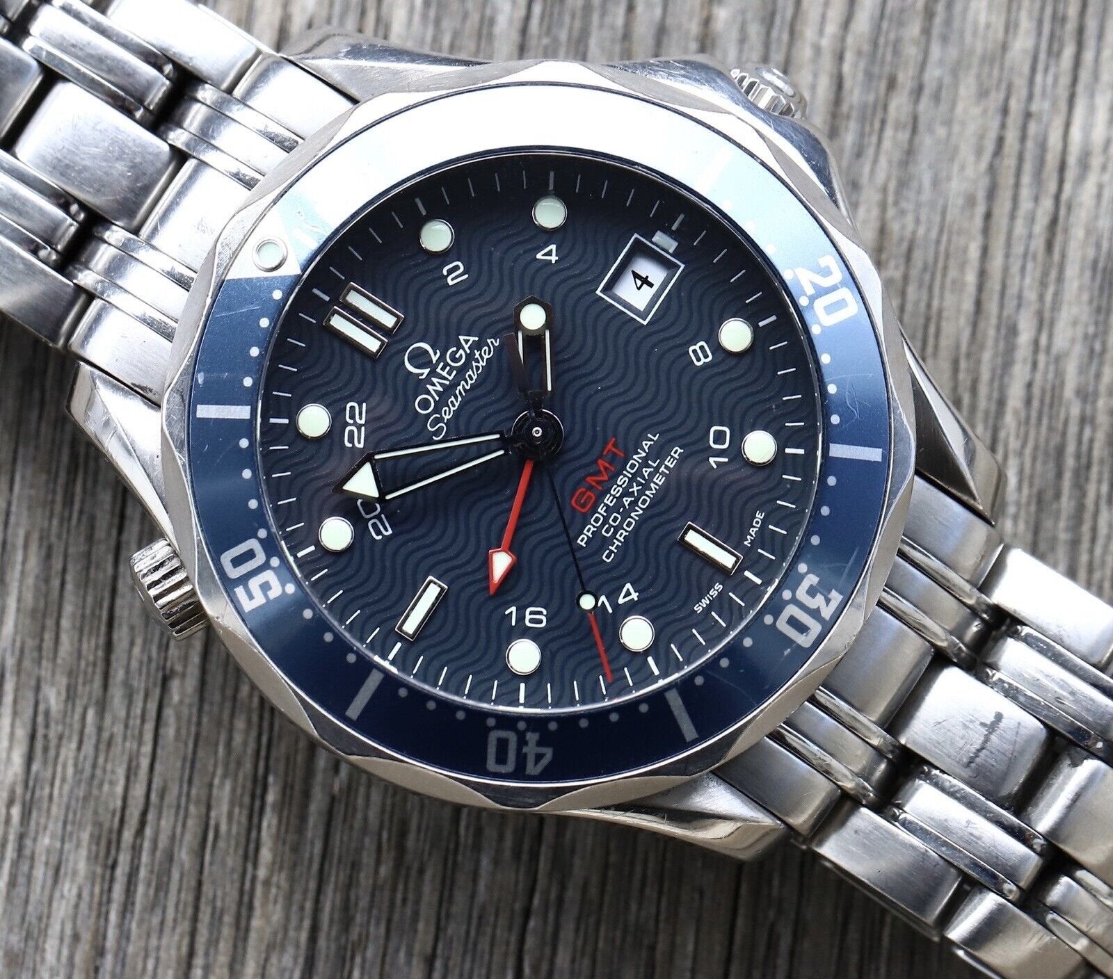 Omega_Seamaster_Diver_300M_Co_E2_80_91Axial_GMT_41mm_2535.80_-_1995_Watch_Vault_02.jpg