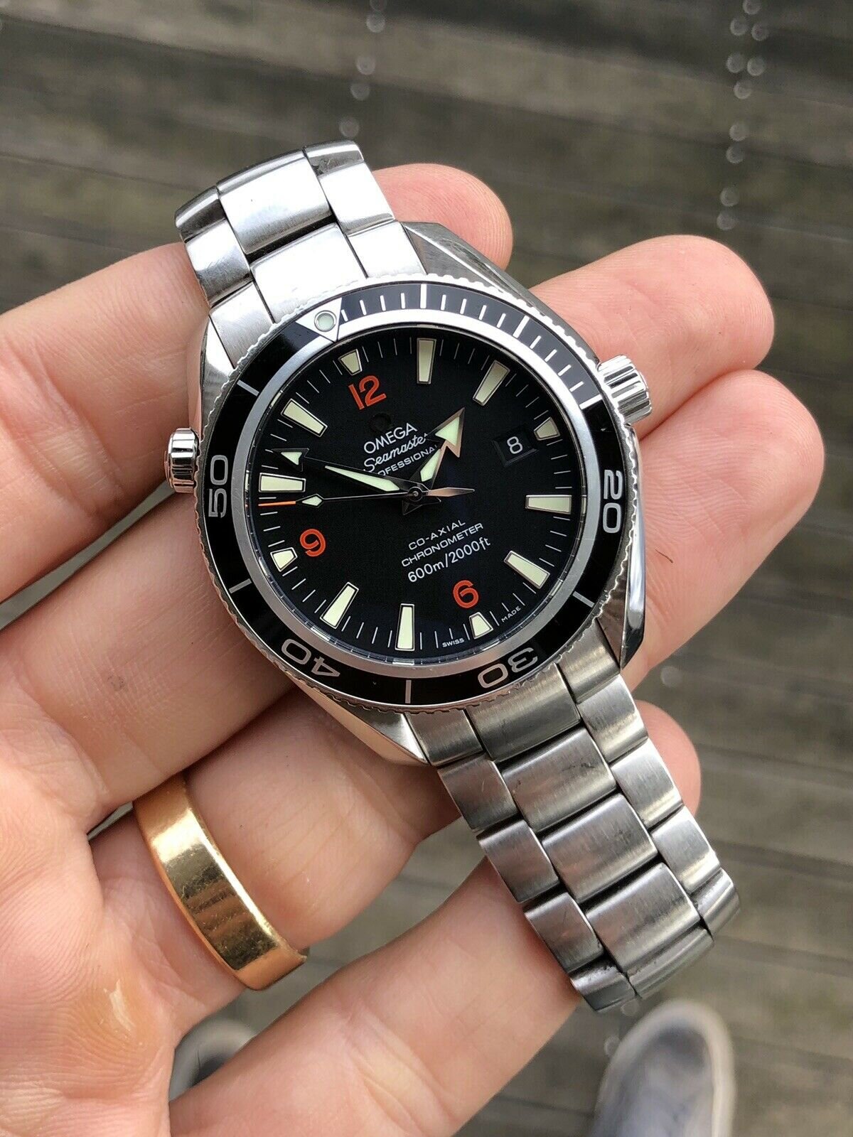 Omega_Seamaster_Planet_Ocean_2201.51_-_2008_Watch_Vault_02.jpg