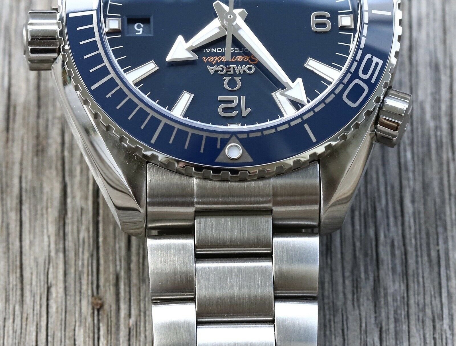 Omega seamaster planet ocean 8900 discount