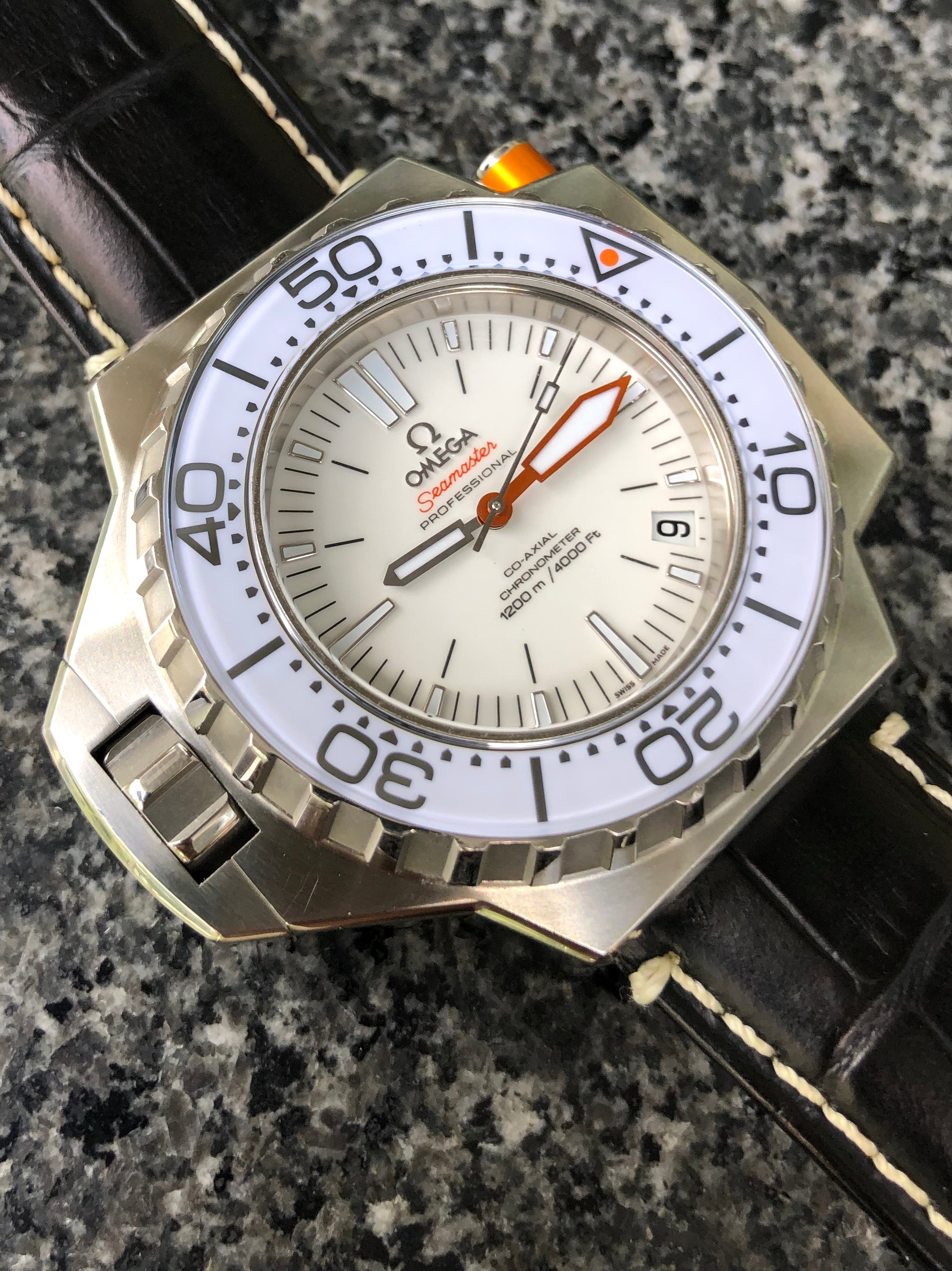 Omega_Seamaster_Ploprof_1200m_224.32.55.21.04_284_29.jpg