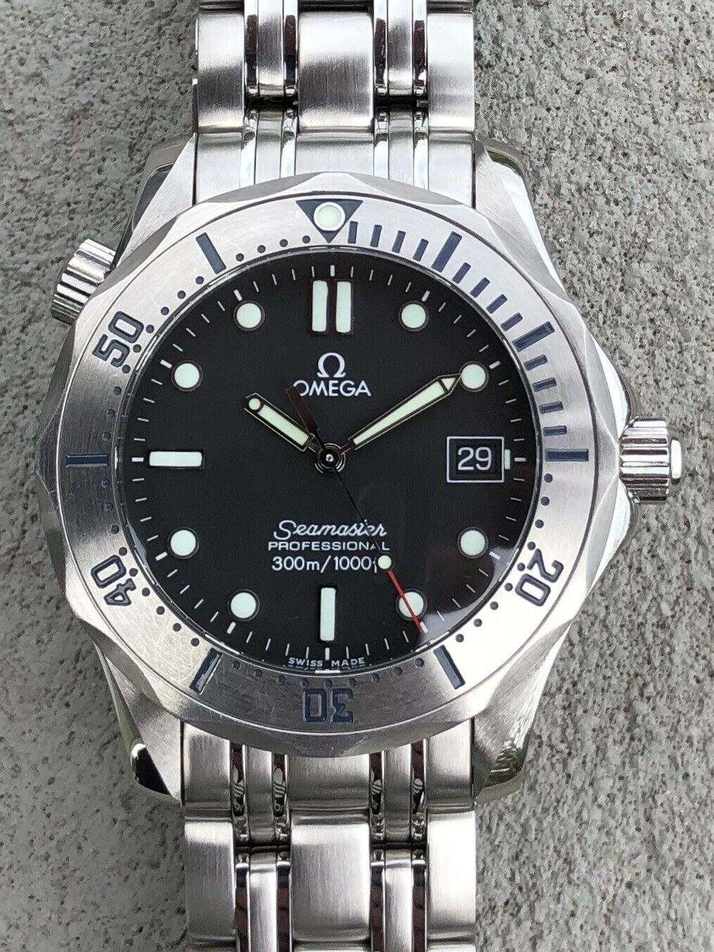 Omega_Seamaster_Pro_Diver_300M_2260.50_27No_wave_27_36mm_Quartz_-_2006.jpg