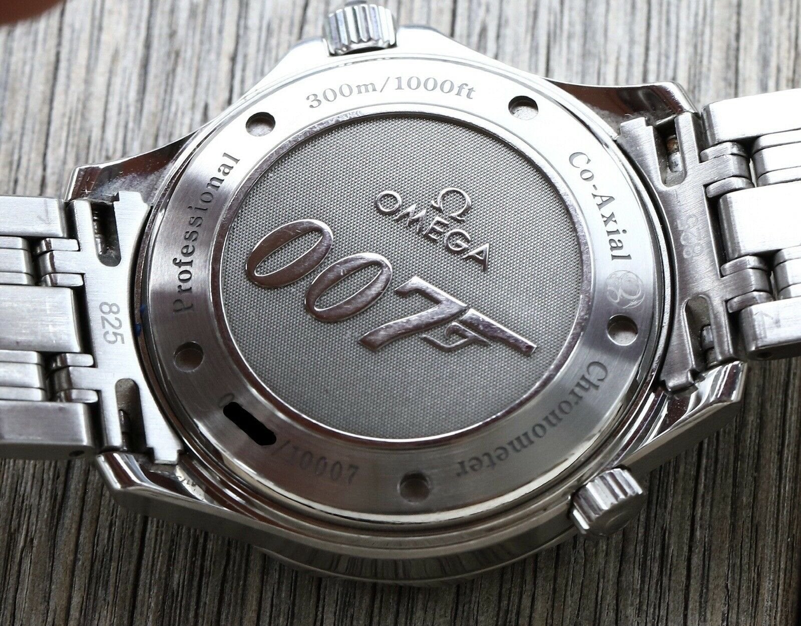 Omega Seamaster Professional 300M 2226.80 James Bond LE