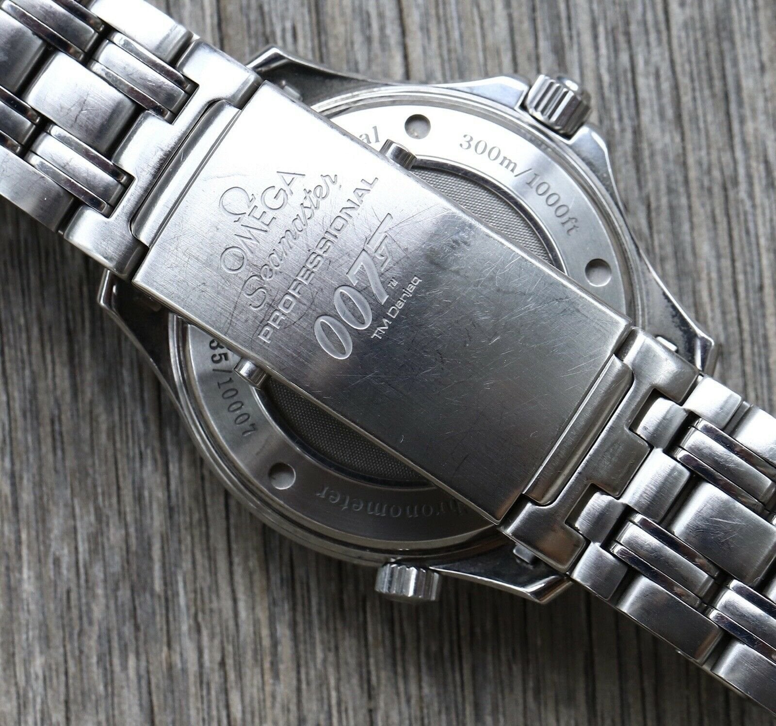 Omega Seamaster Professional 300M 2226.80 James Bond LE