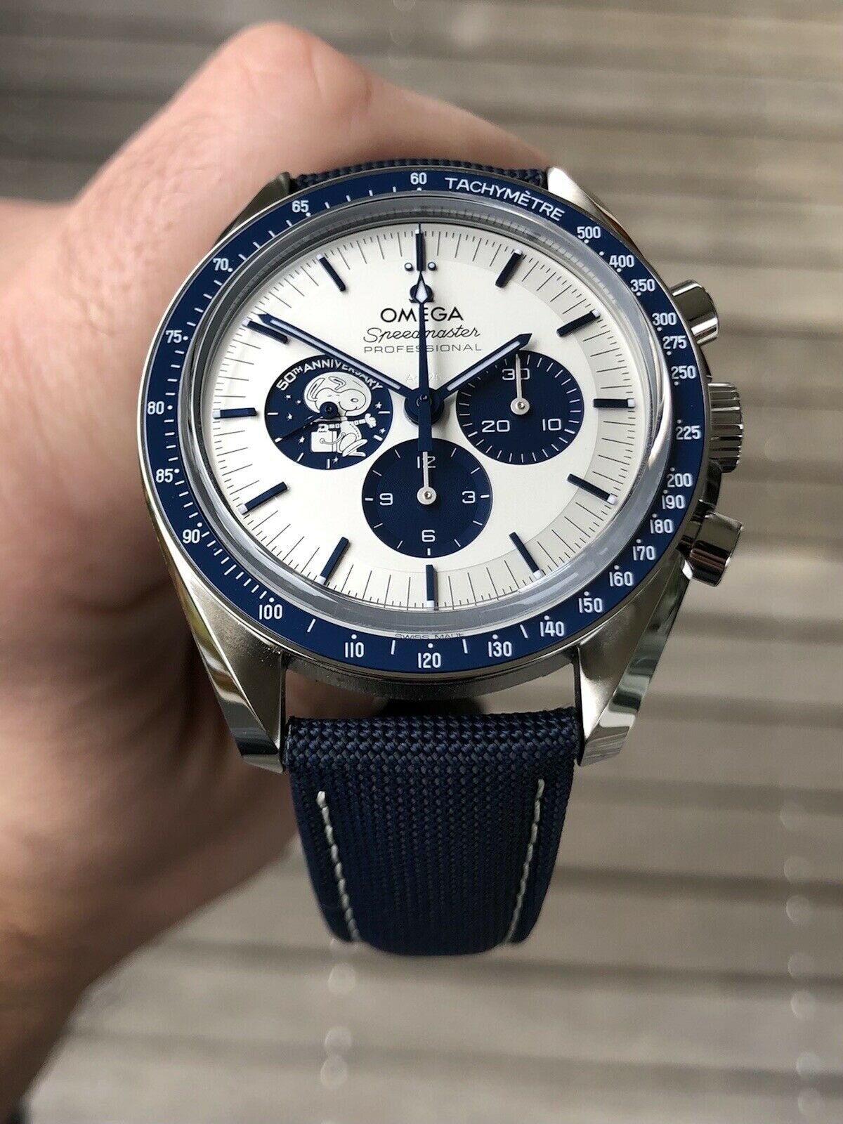 Omega speedmaster best sale silver snoopy award