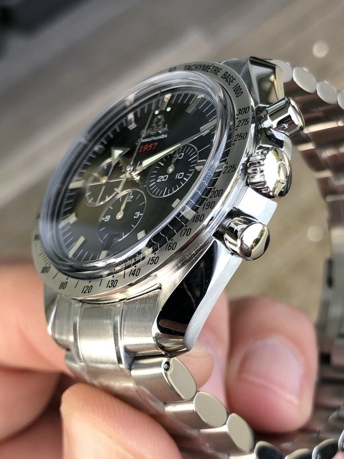 Omega store broad arrow