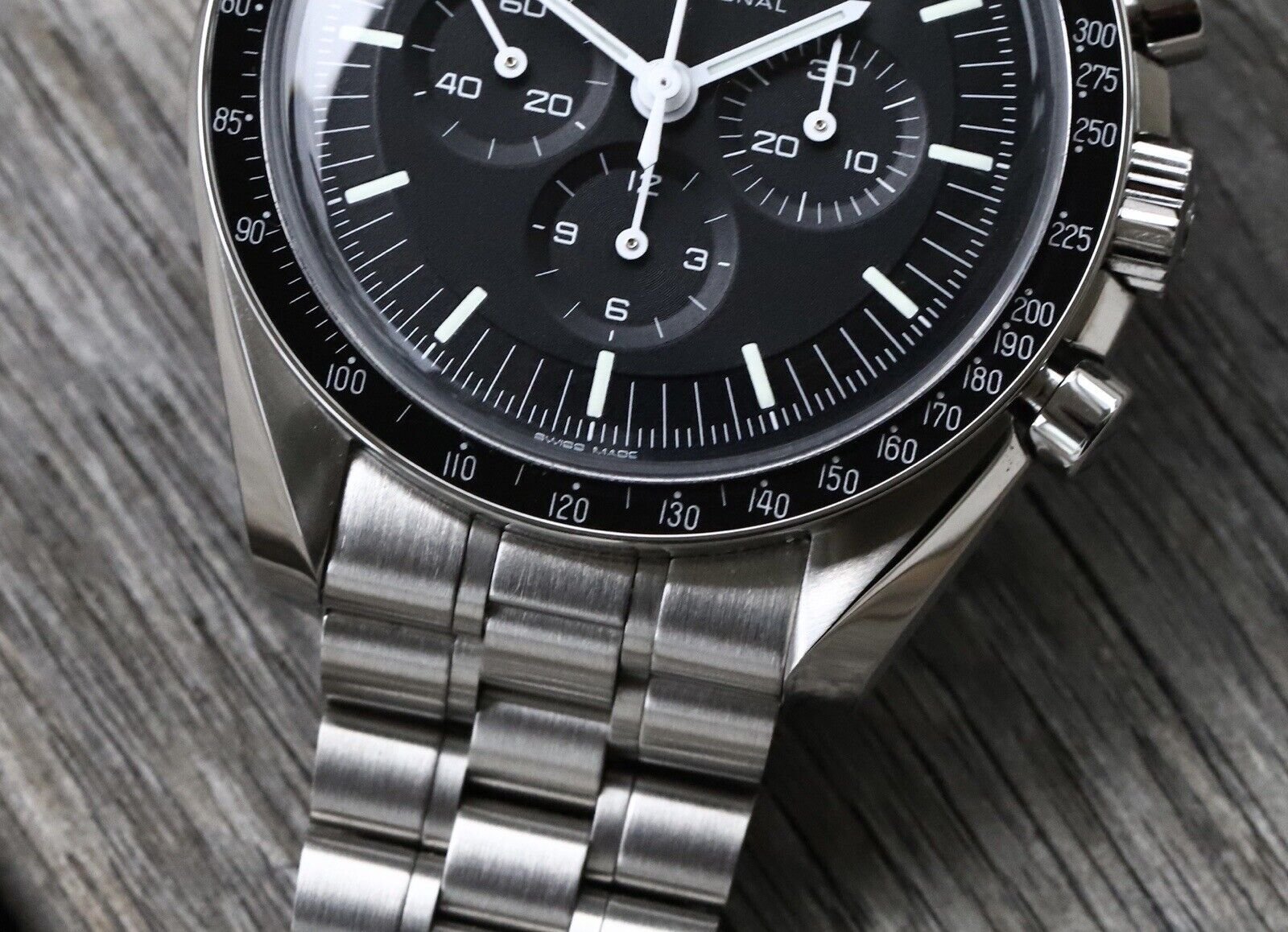 Omega Speedmaster Moonwatch Hesalite Co-Axial 310.30.42.50.01.001 - 2022