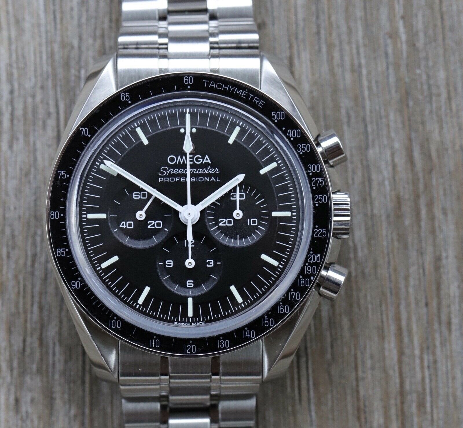 Omega_Speedmaster_Moonwatch_Sapphire_Sandwich_Co-Axial_310.30.42.50.01.002_Watch_Vault_01.jpg