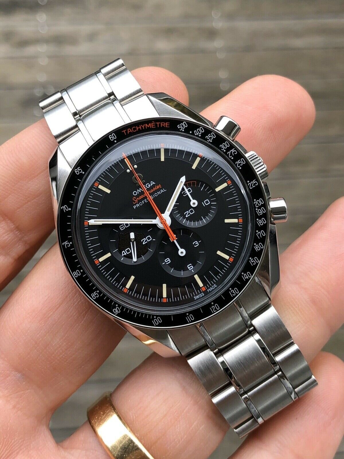 Omega Speedmaster Speedy Tuesday Ultraman 311.12.42.30.01.001 - 2018