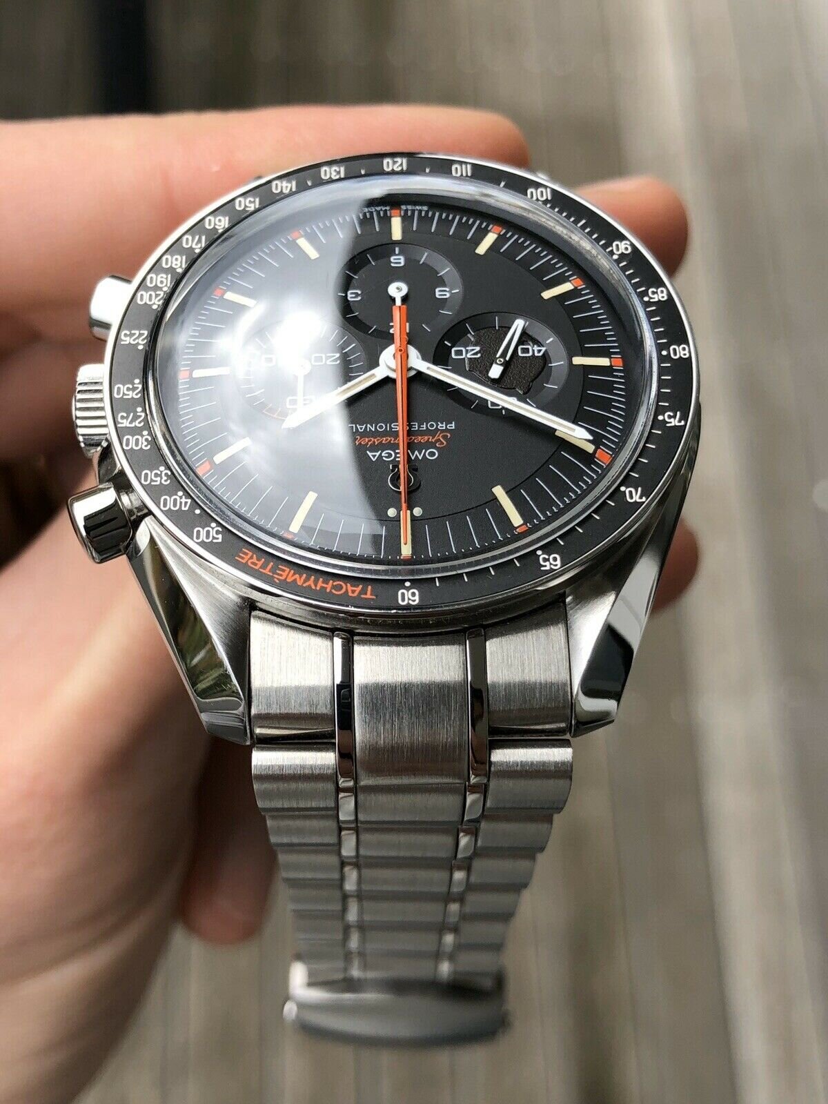Omega Speedmaster Speedy Tuesday Ultraman 311.12.42.30.01.001 - 2018