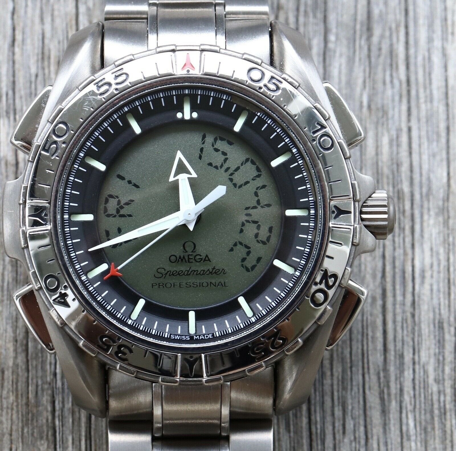 Omega_Speedmaster_X-33_3290.50.00_Watch_Vault_01.jpg