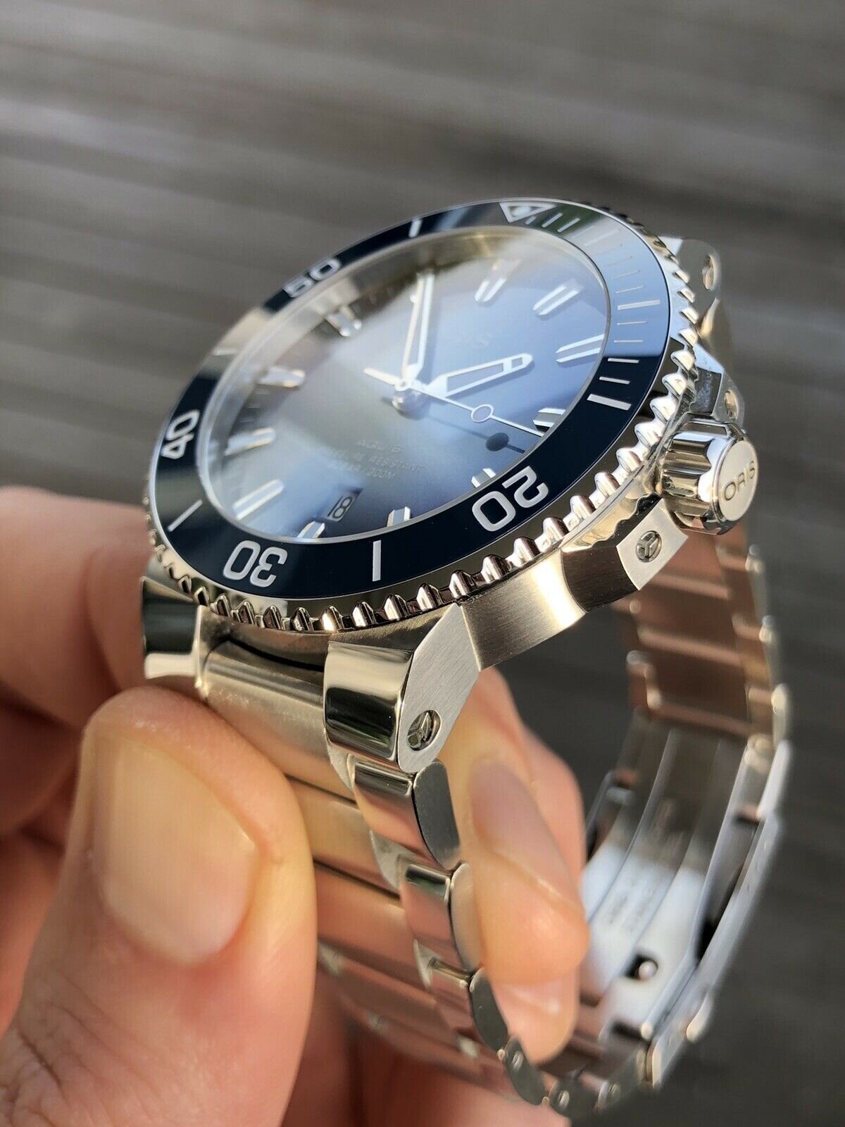 Oris aquis hotsell day date