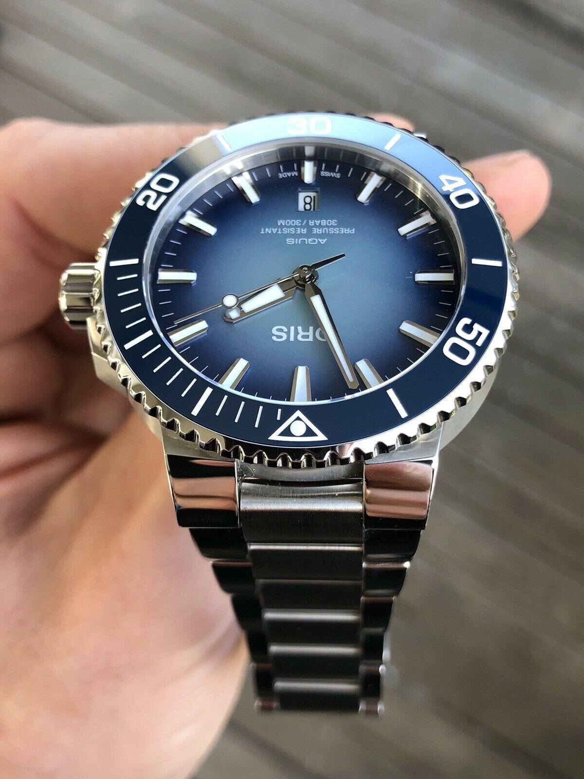 Oris Aquis Date Lake Baikal LE 01 733 7730 4175