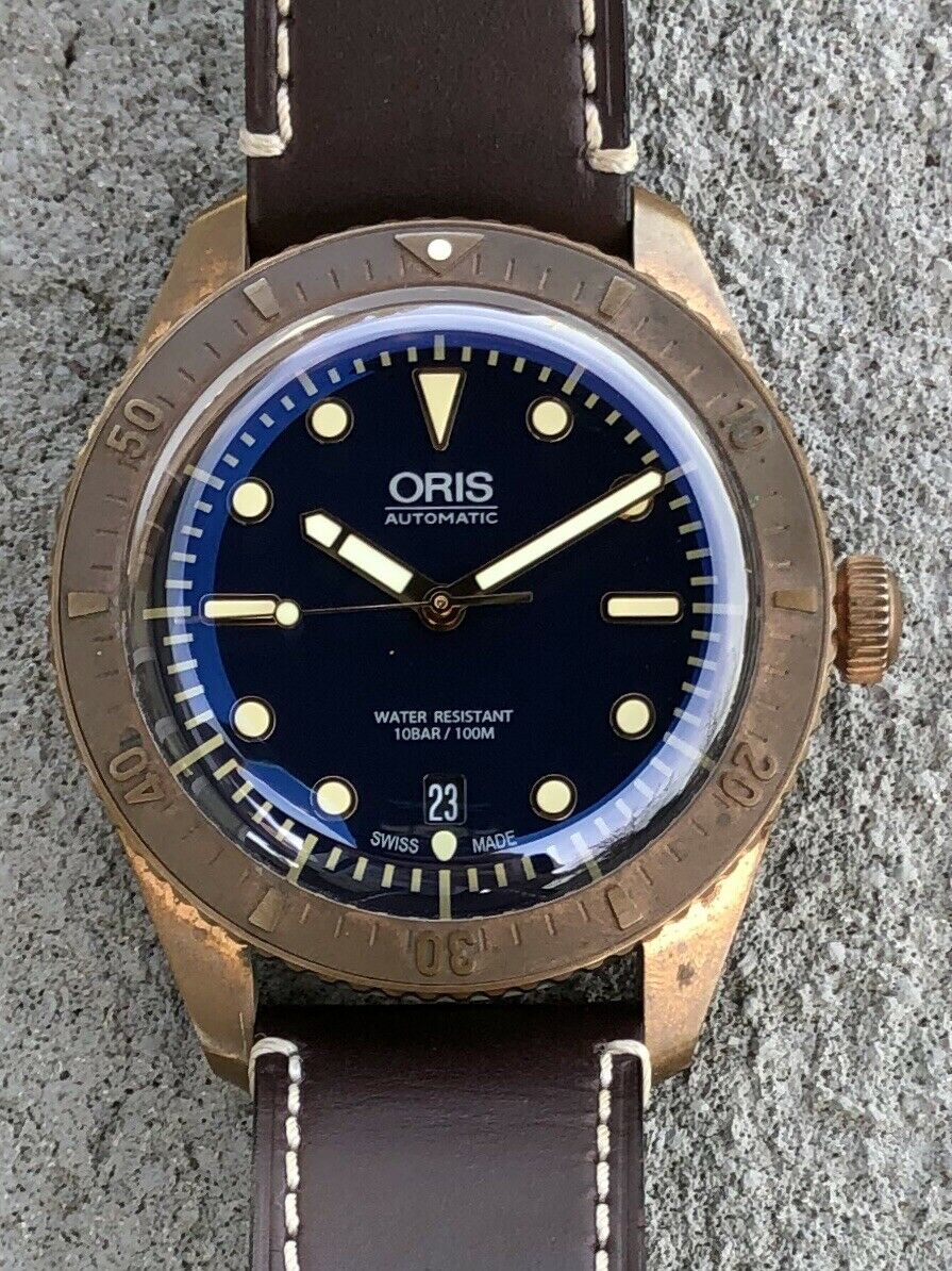 Oris_Diver_Carl_Brashear_Limited_Edition_Bronze_01_733_7720_3185-Set_LS_-_2017_Watch_Vault_281_29.jpg