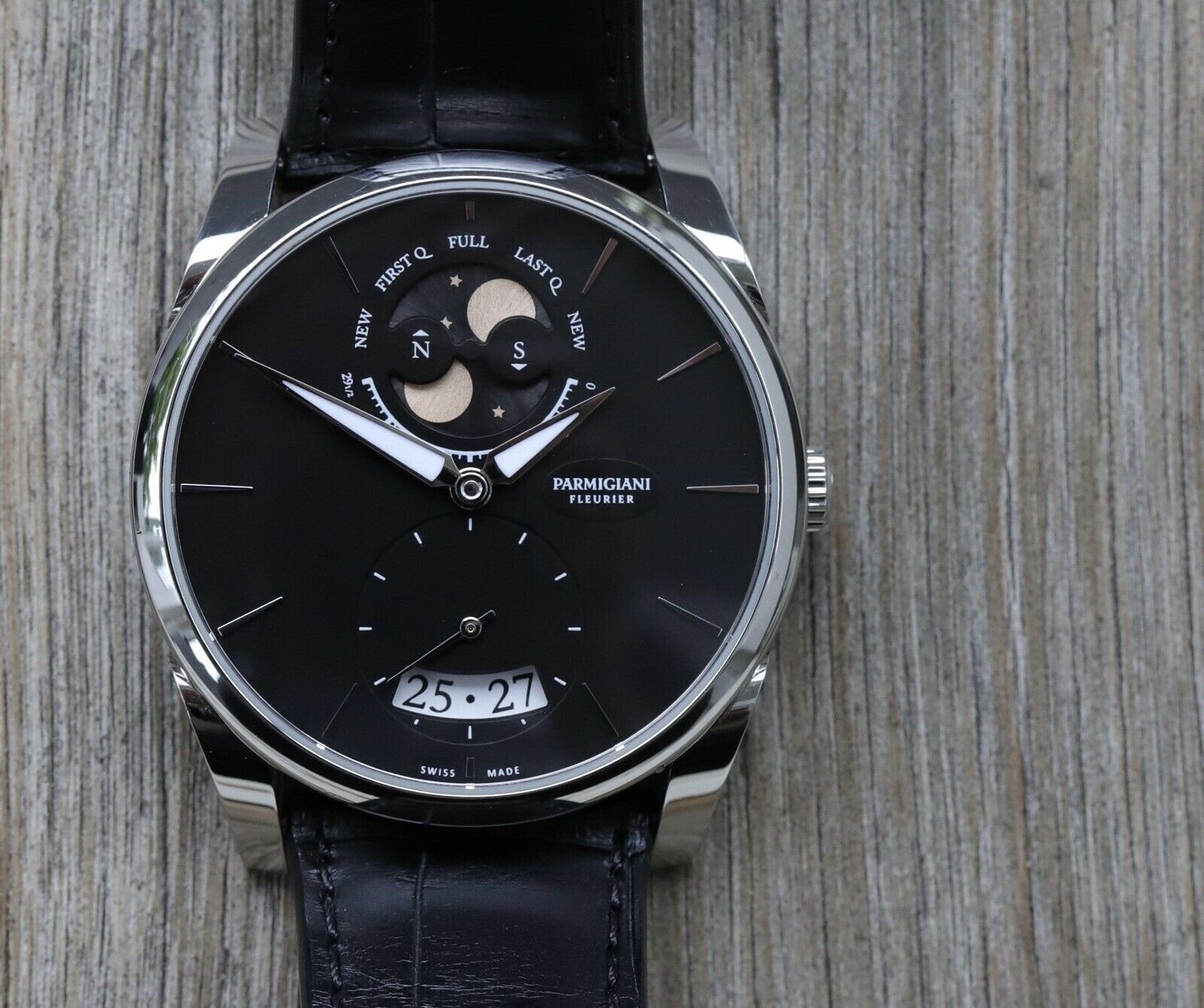 Parmigiani_Tonda_1950_Lune_Steel_PFC284-0001400-XA1442_E2_80_93_2019_Watch_Vault_01.jpg