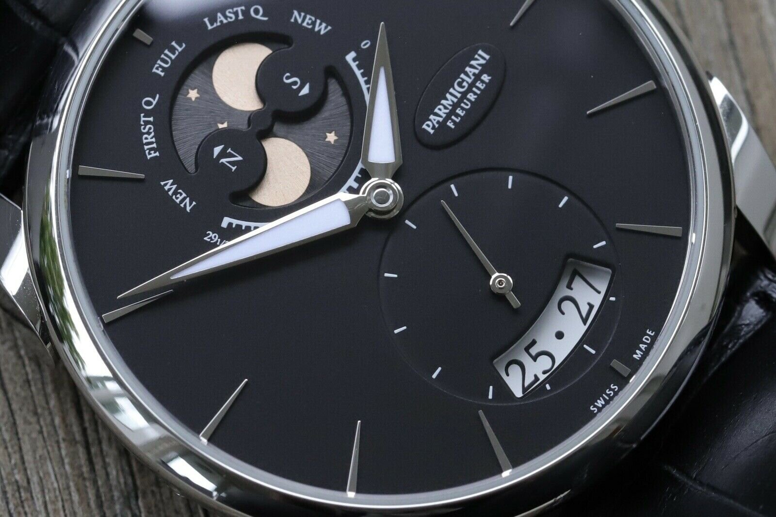Parmigiani_Tonda_1950_Lune_Steel_PFC284-0001400-XA1442_E2_80_93_2019_Watch_Vault_02.jpg