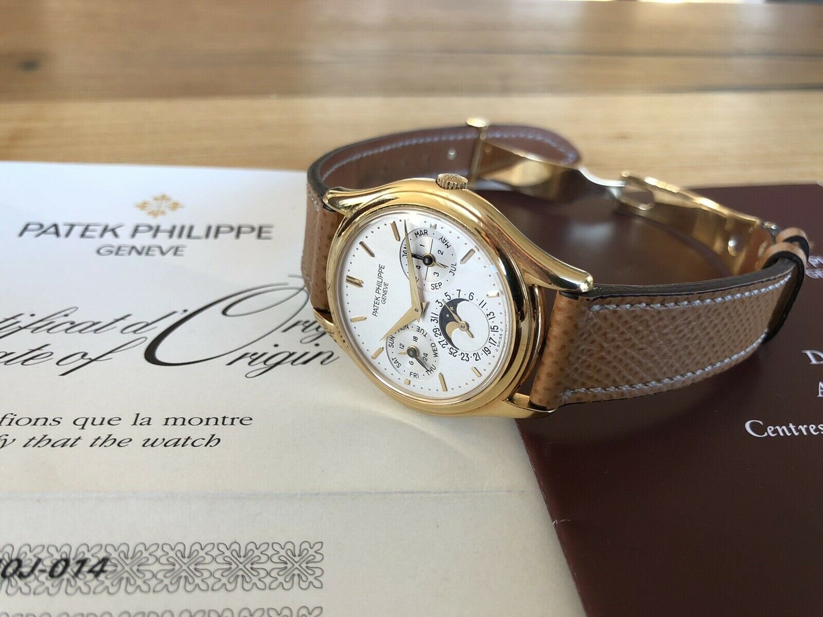 Patek Philippe Perpetual Calendar 3940J - Box and papers