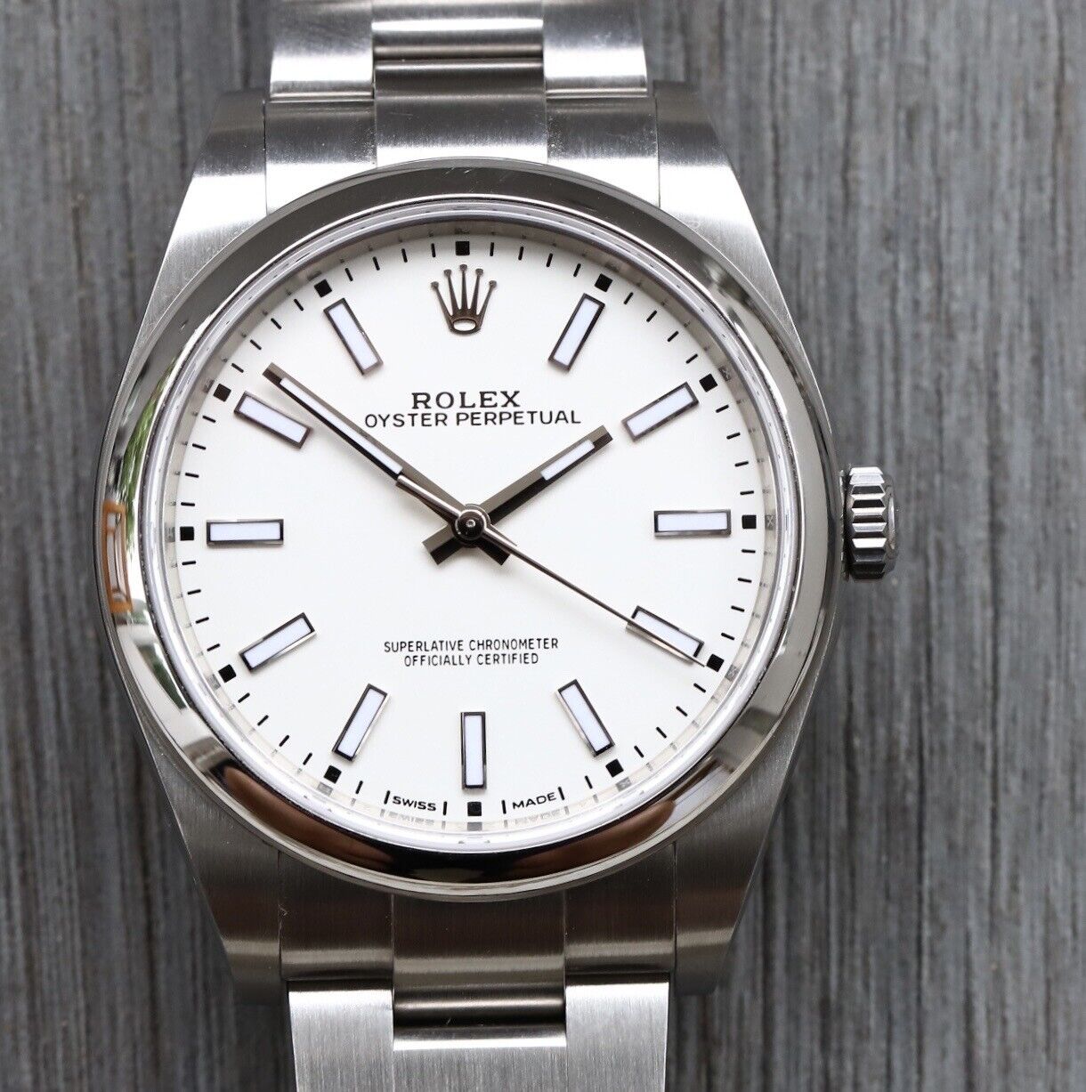 RolexOysterPerpetual39OP39WhiteDial114300_2019WatchVault01.jpg