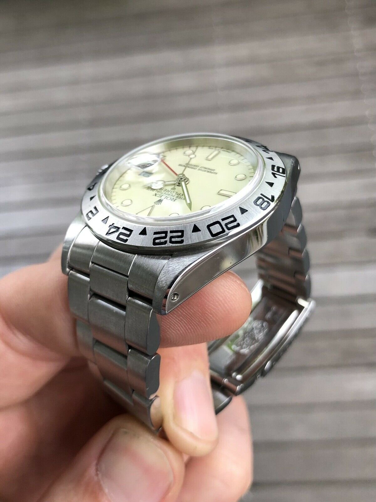 Rolex explorer ii 16550 cream dial deals