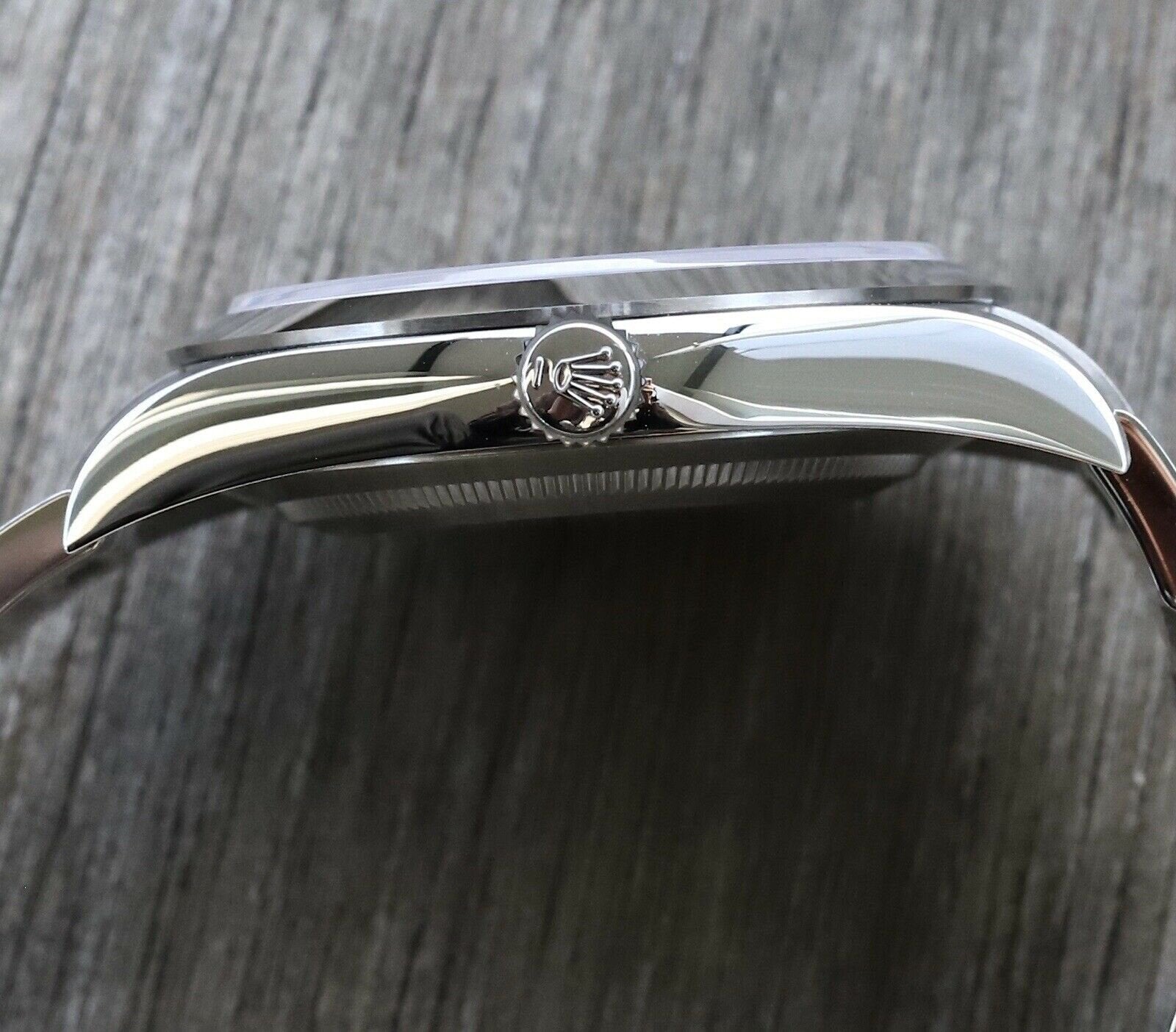Rolex Explorer I 39mm 214270 – Brand new