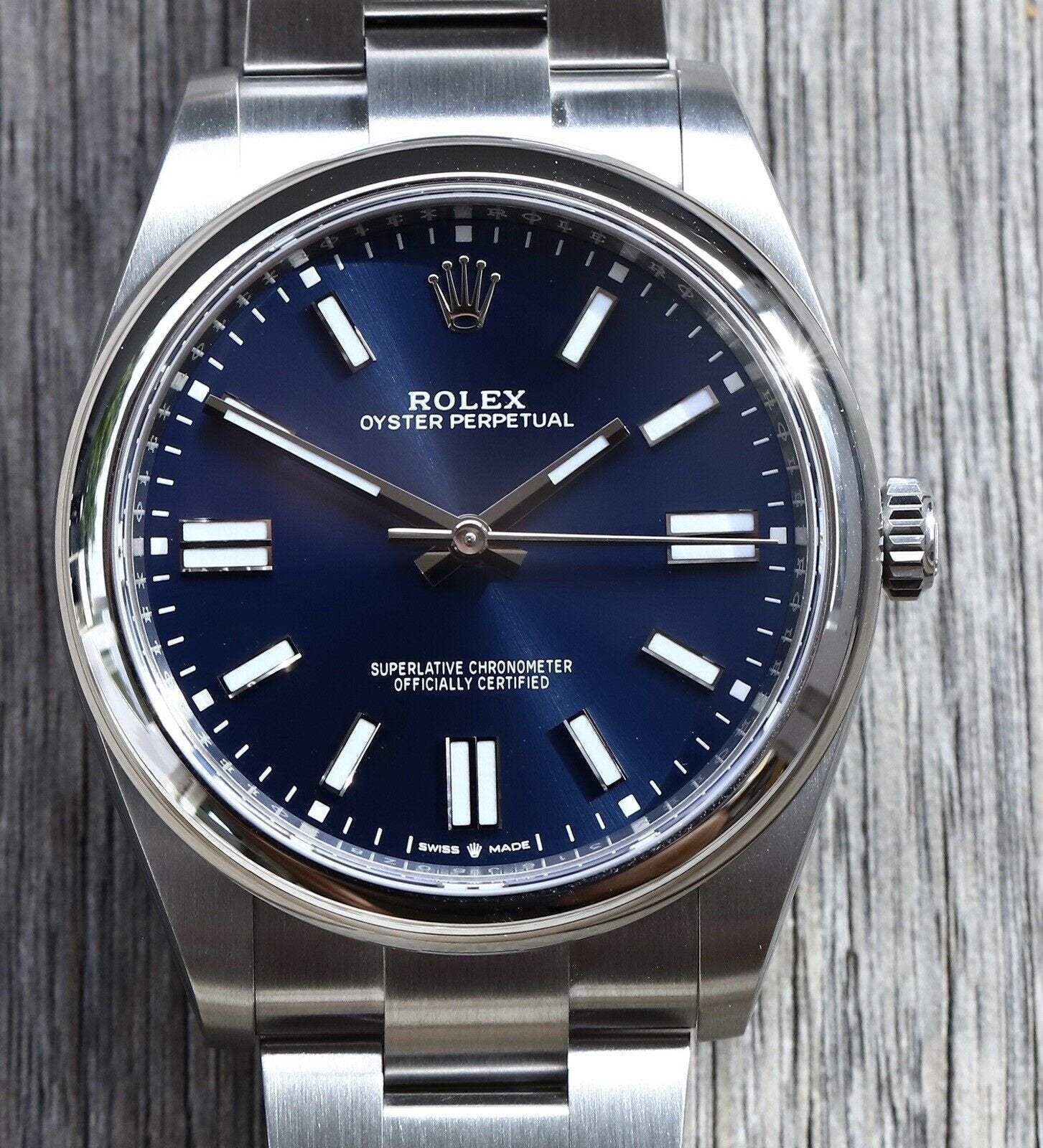 Rolex_Oyster_Perpetual_41_OP41_Bright_Blue_Dial_124300_E2_80_93_2021_Watch_Vault_01.jpg