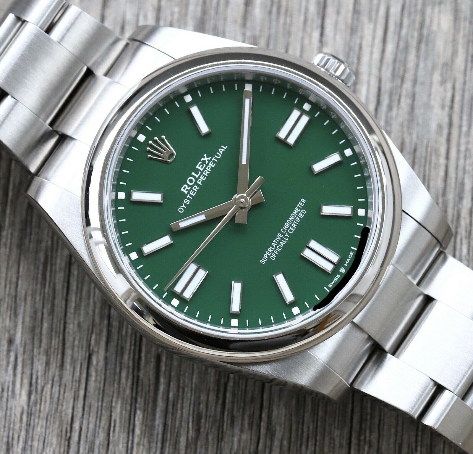 Green rolex oyster 2025
