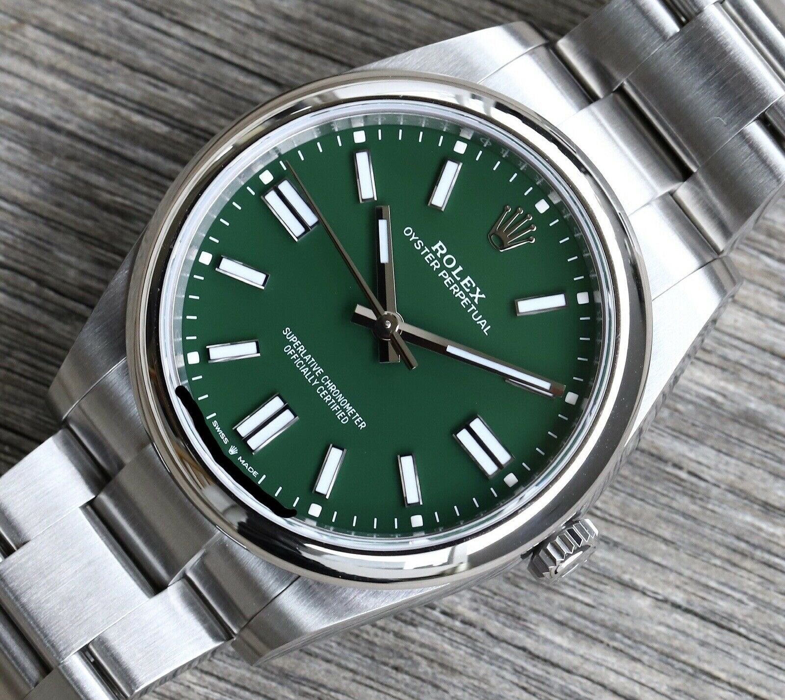 Rolex Oyster Perpetual 41 OP41 Green Dial 124300 – Brand New