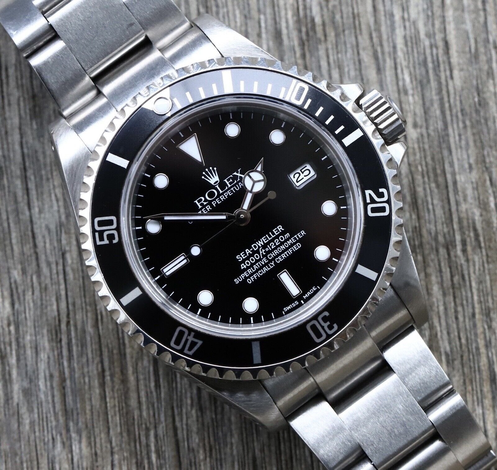 Rolex Sea-Dweller 16600 - 2002