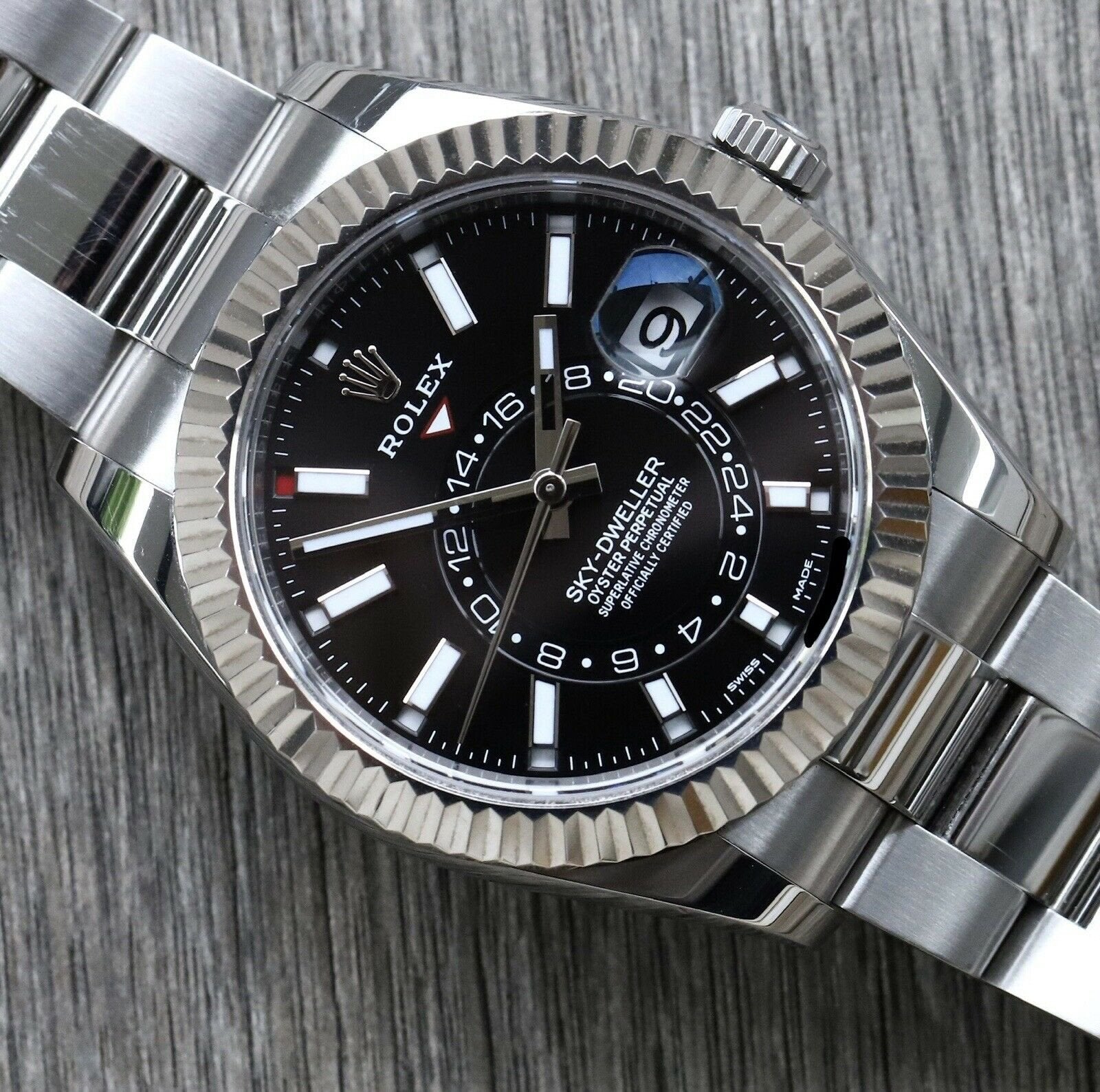 2018 sky dweller store
