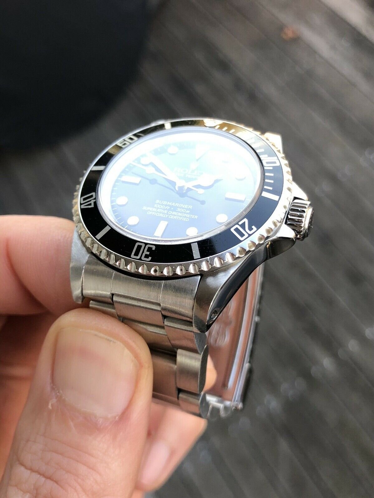 Rolex Submariner 14060M Z serial with Box and Papers - 2008