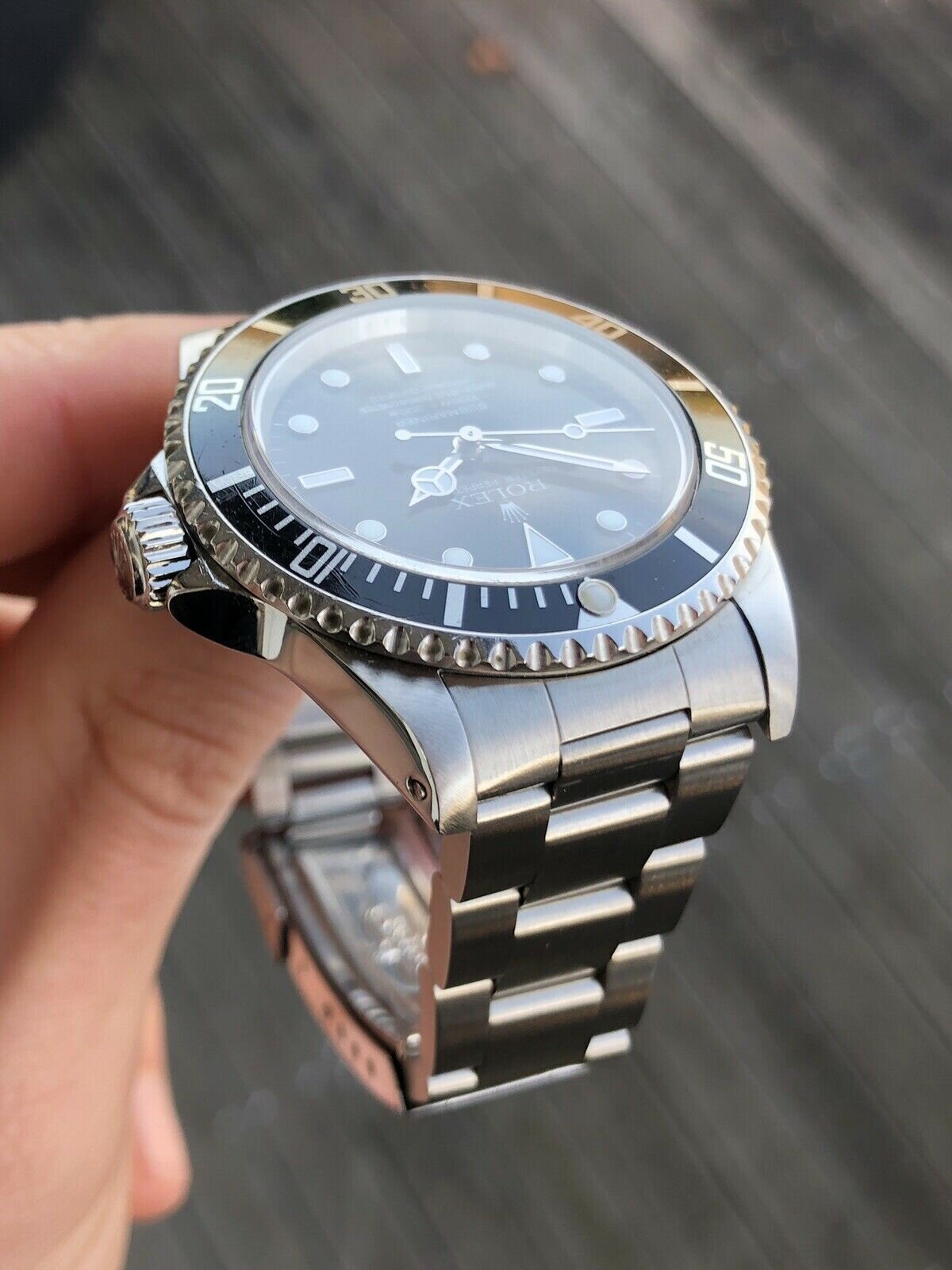 Rolex Submariner 14060M Z serial with Box and Papers - 2008
