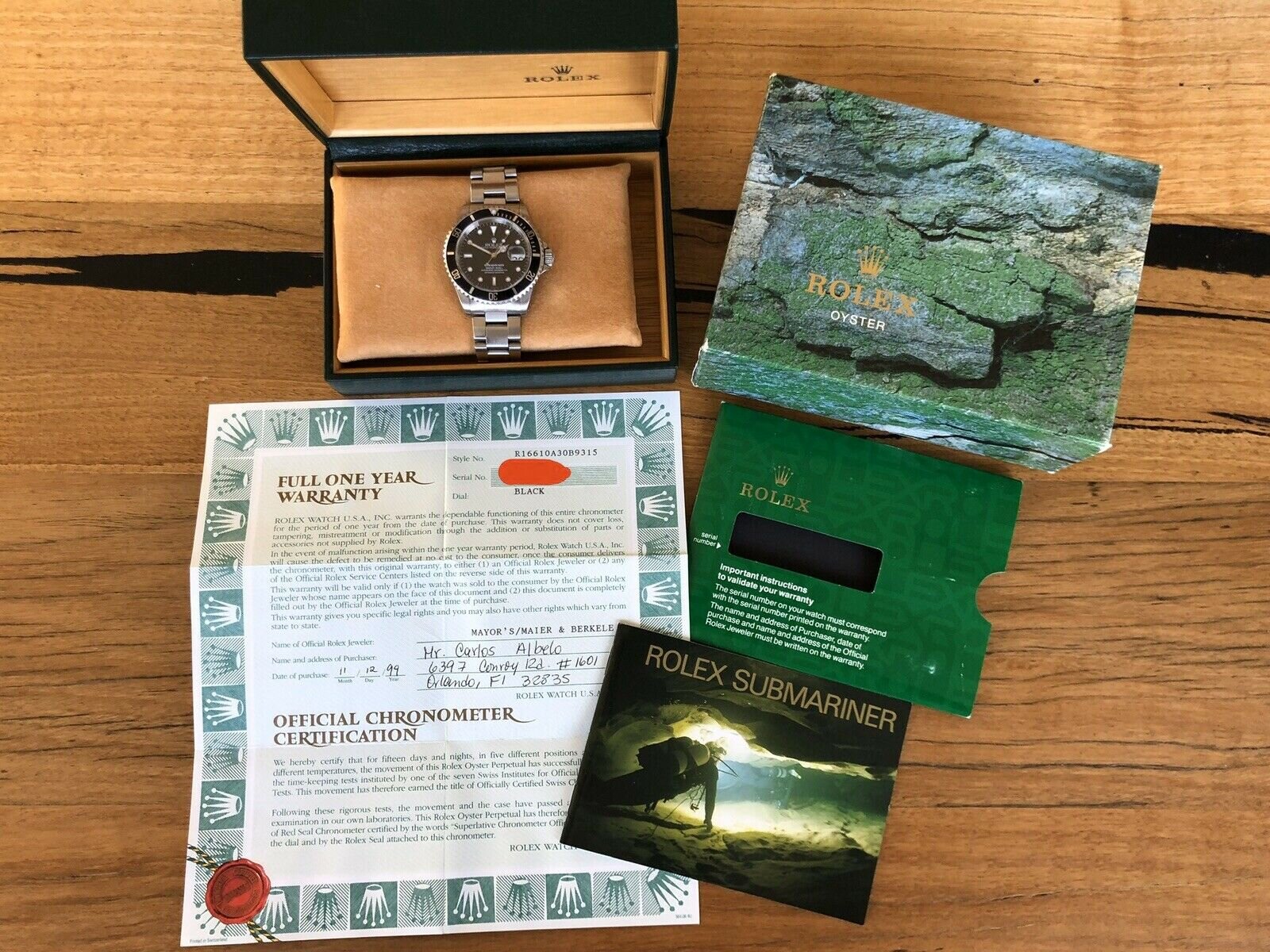 Rolex Submariner 16610 'Swiss only' with box and papers - 1999